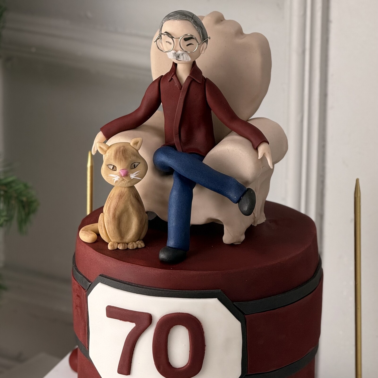 70 Yaş Figürlü Baba Pastası