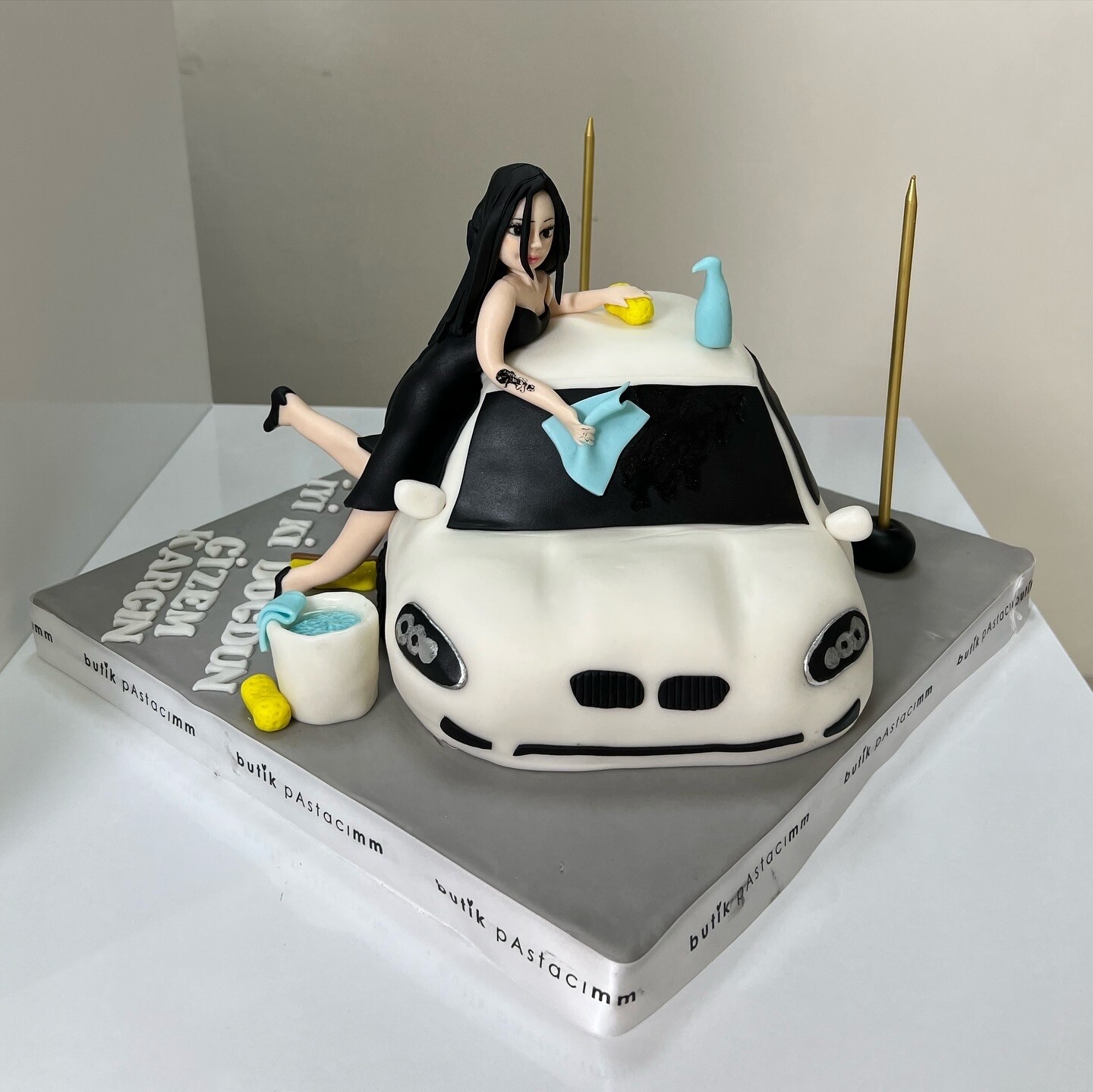 Arabalı Kişiye Özel Pasta