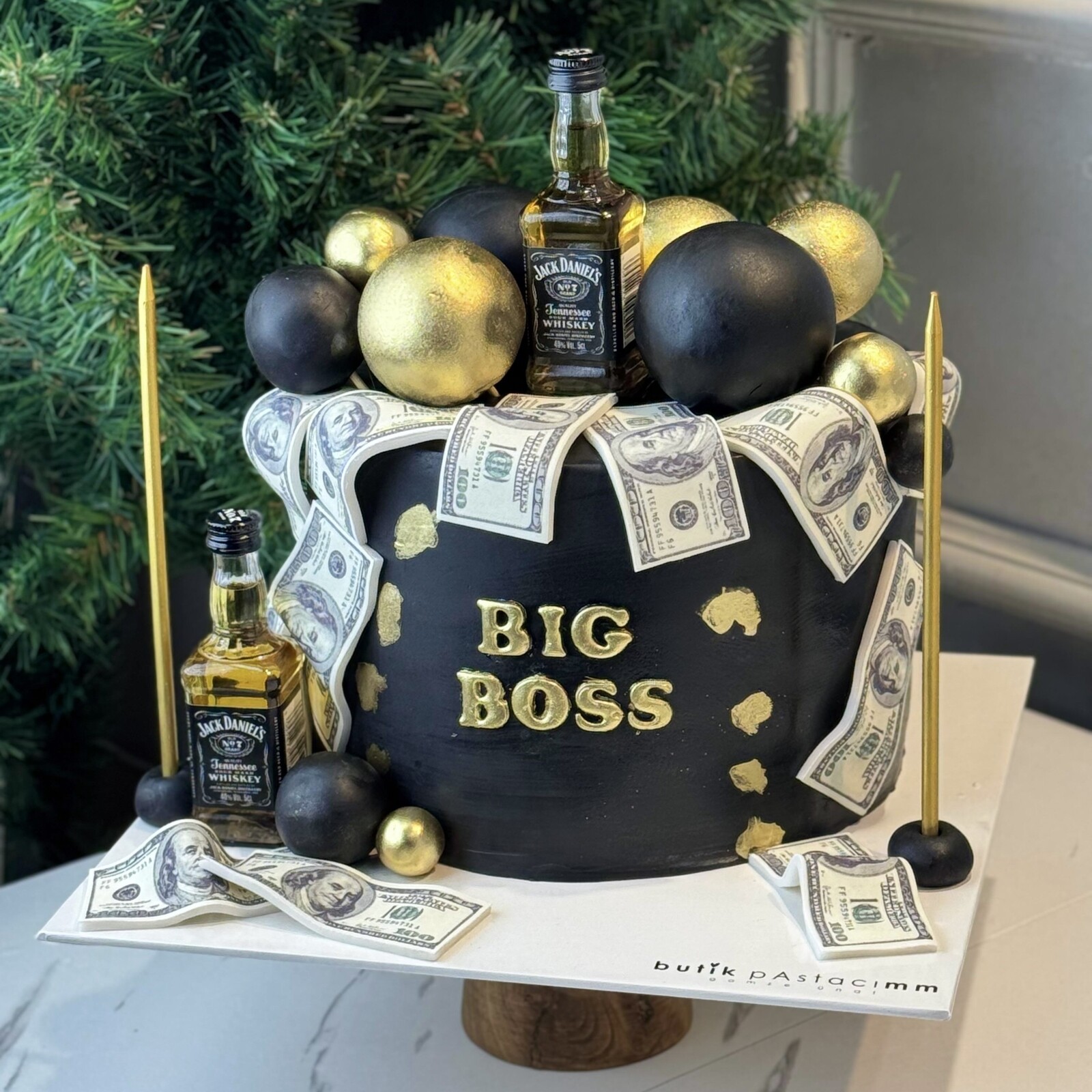 Big Boss Para ve Şişe Detaylı Pasta
