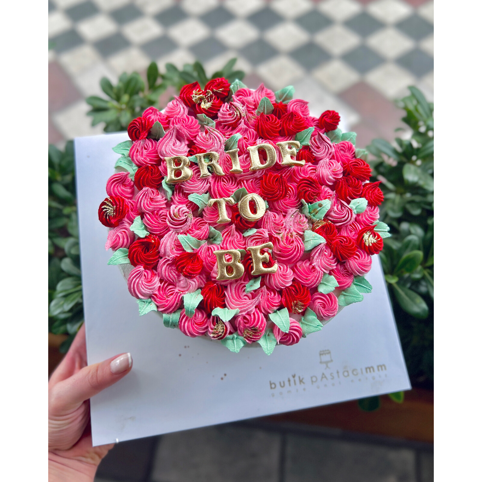 Bride To Be Temalı Yazılı Pasta