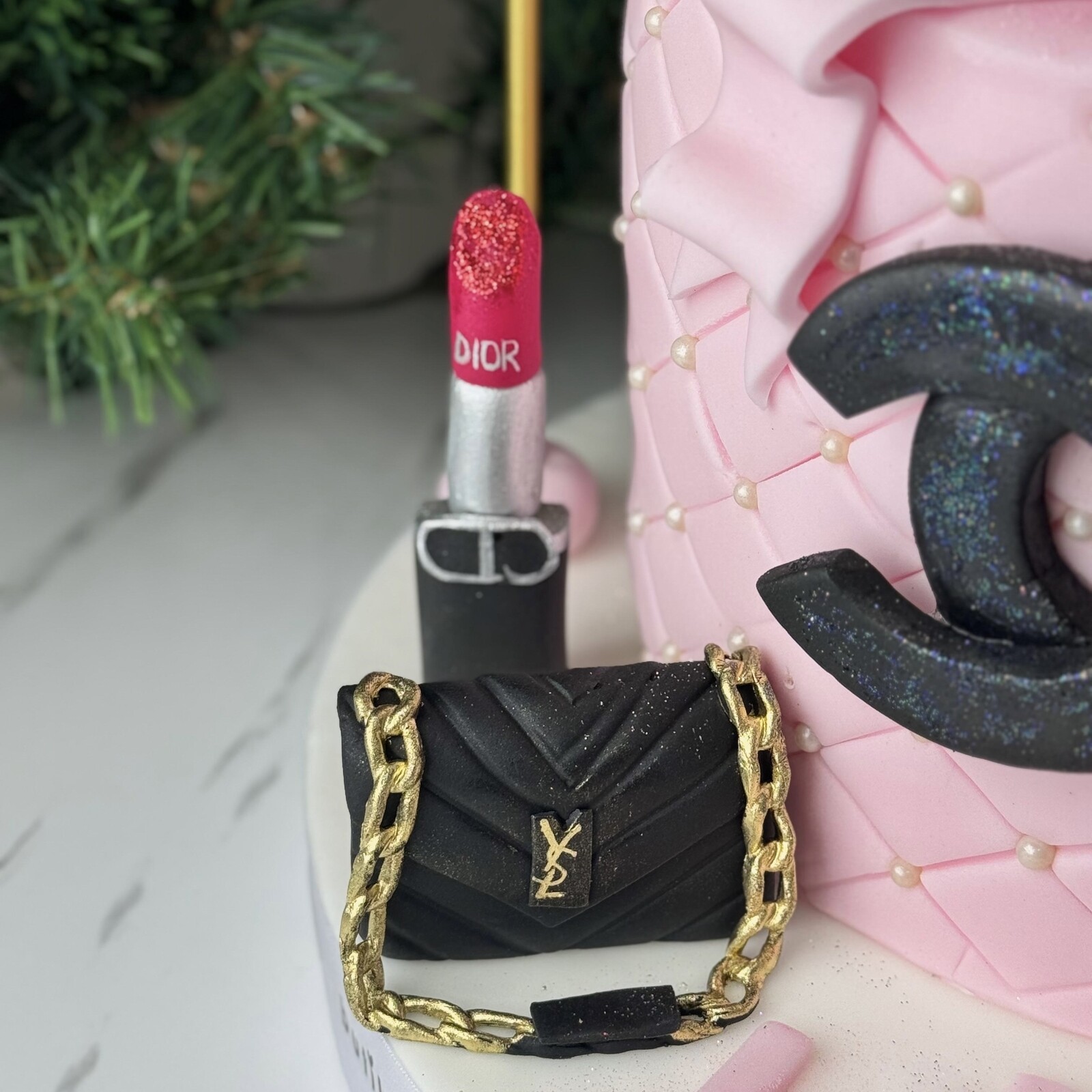 Çanta ve Makyaj Detaylı Tasarım Pasta