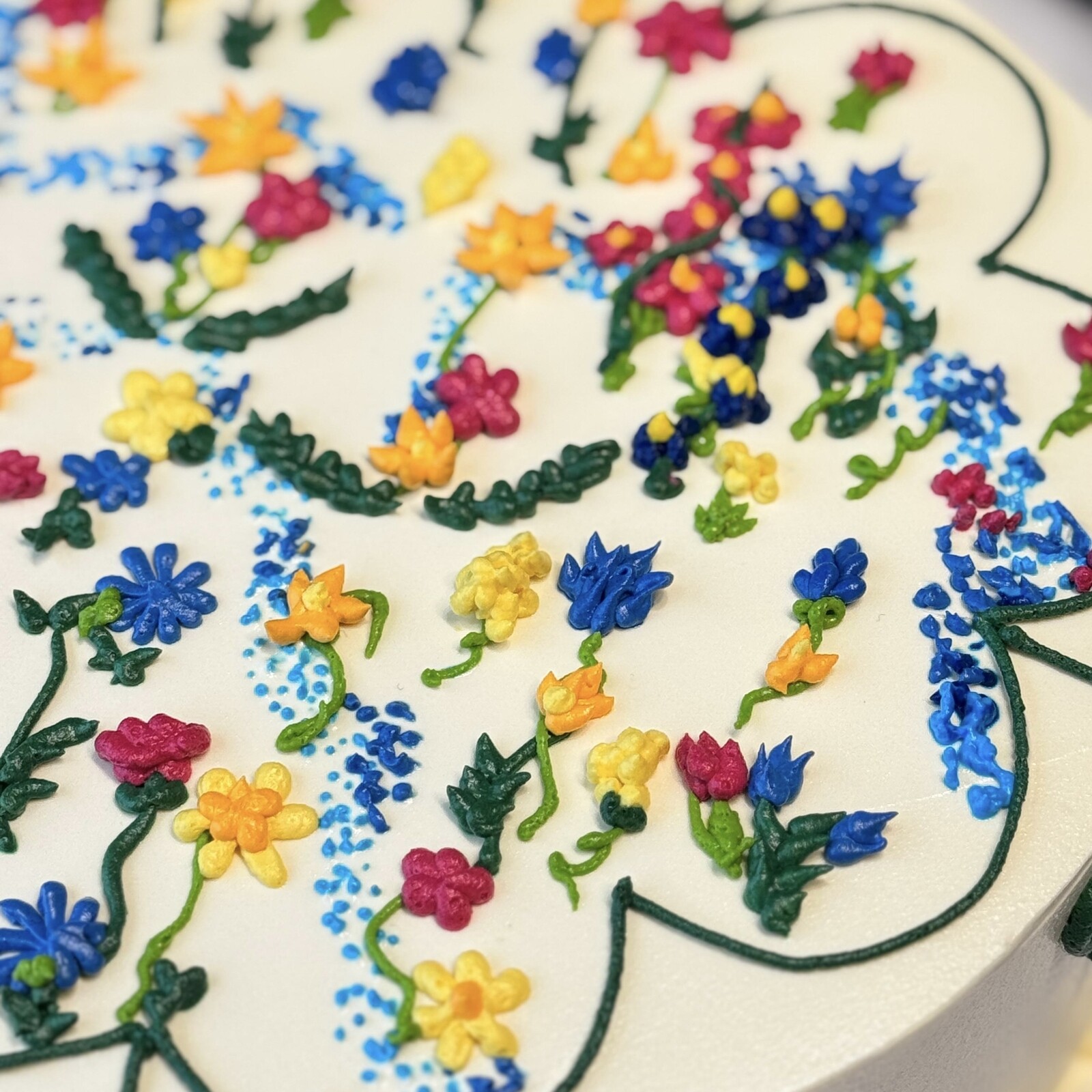 Çiçek Dizaynlı Kremalı Pasta