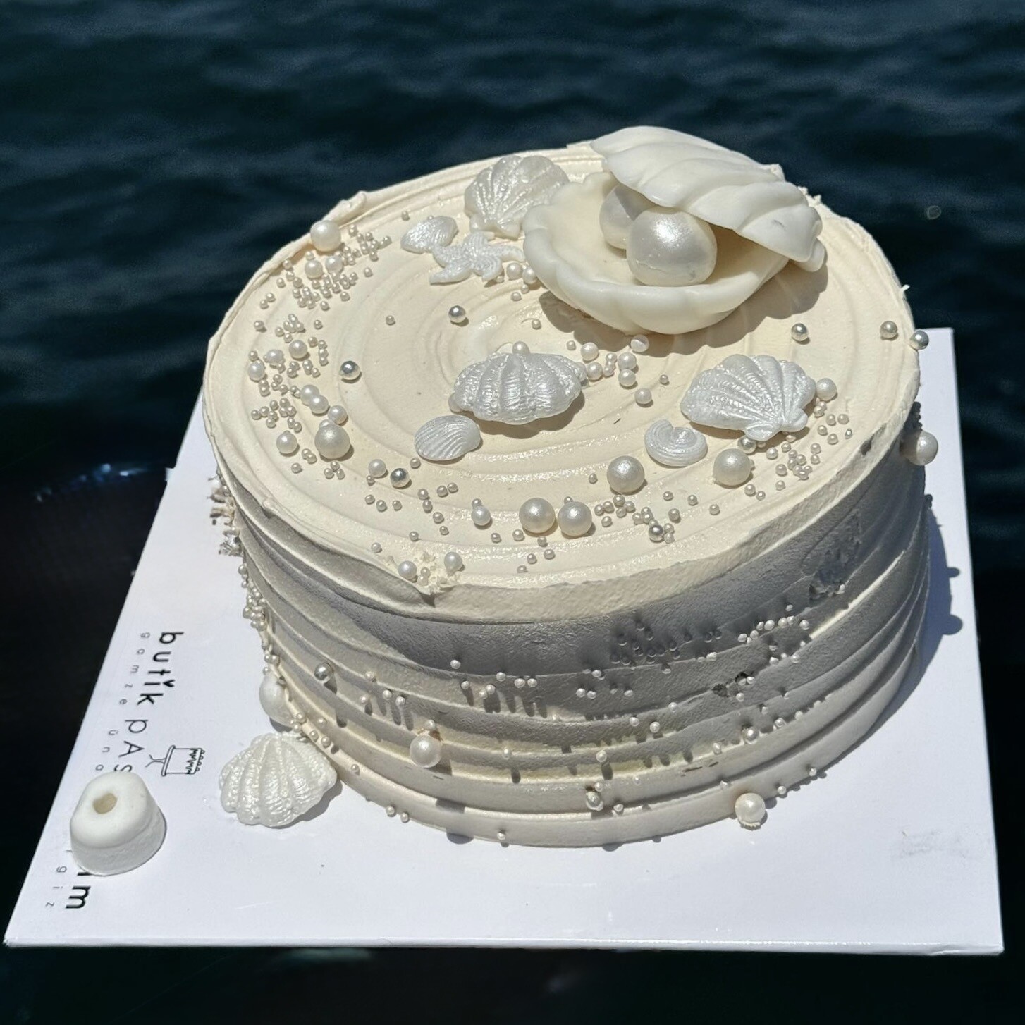 Deniz Kabuklu İncili Pasta