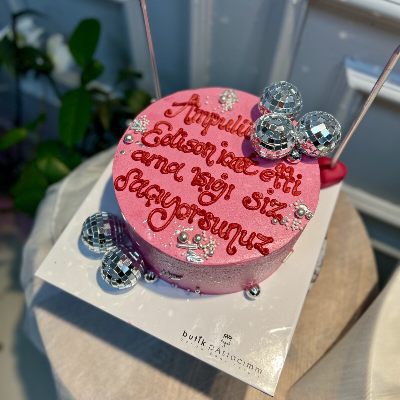 Disko Topu Süslü Yazılı Pasta