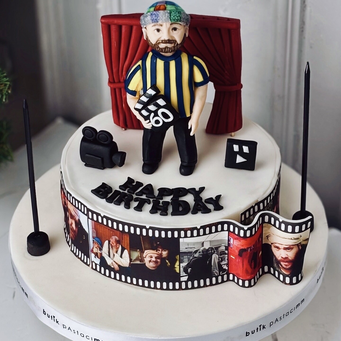 Figürlü Oyuncu Pastası (Film Şeridi Pasta)
