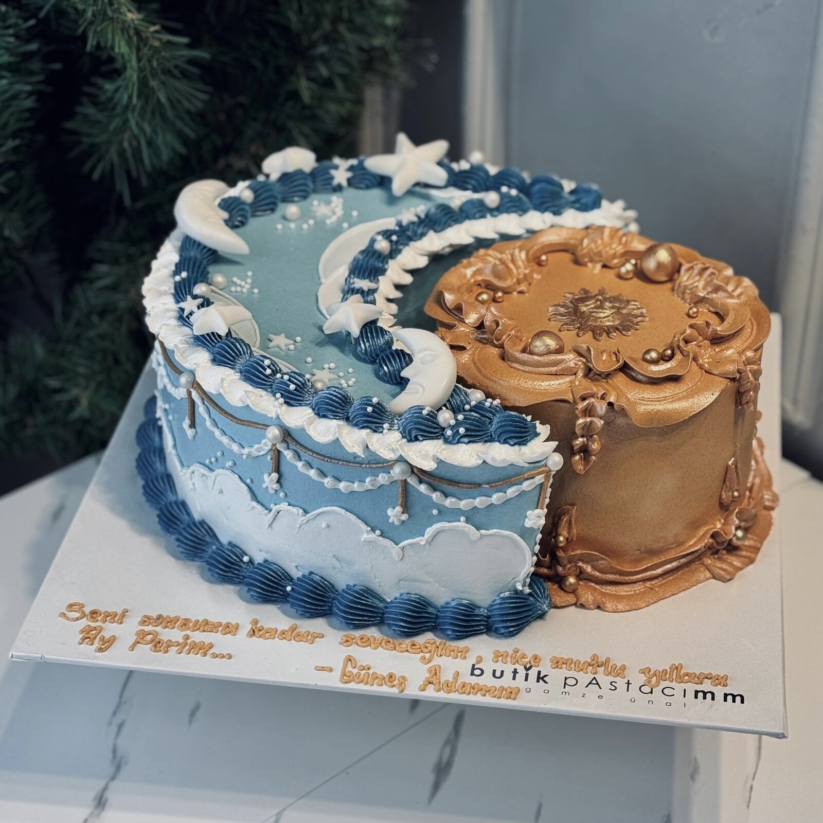 Güneş ve Ay Kremalı Retro Pasta