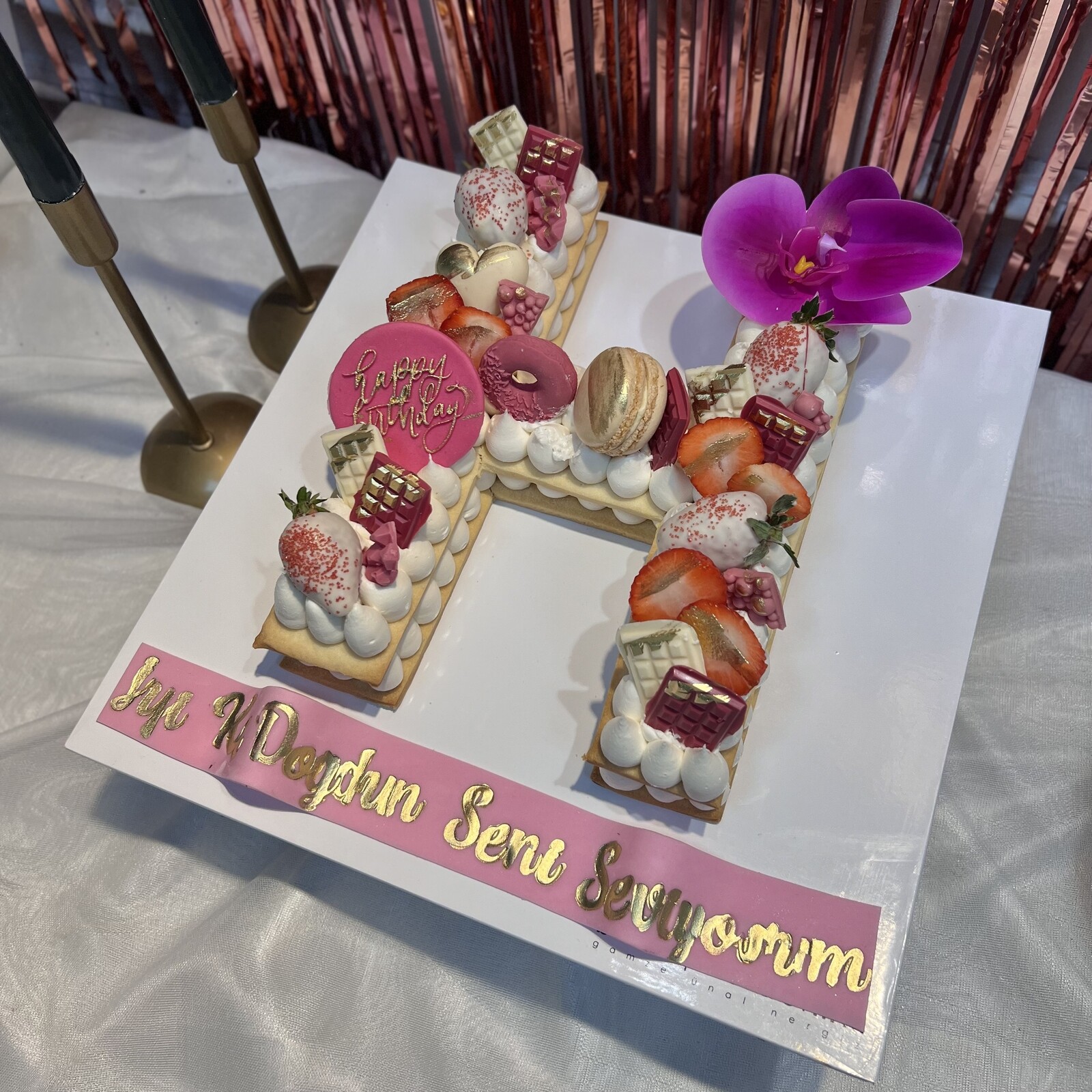 H Harfli İsimli Pasta