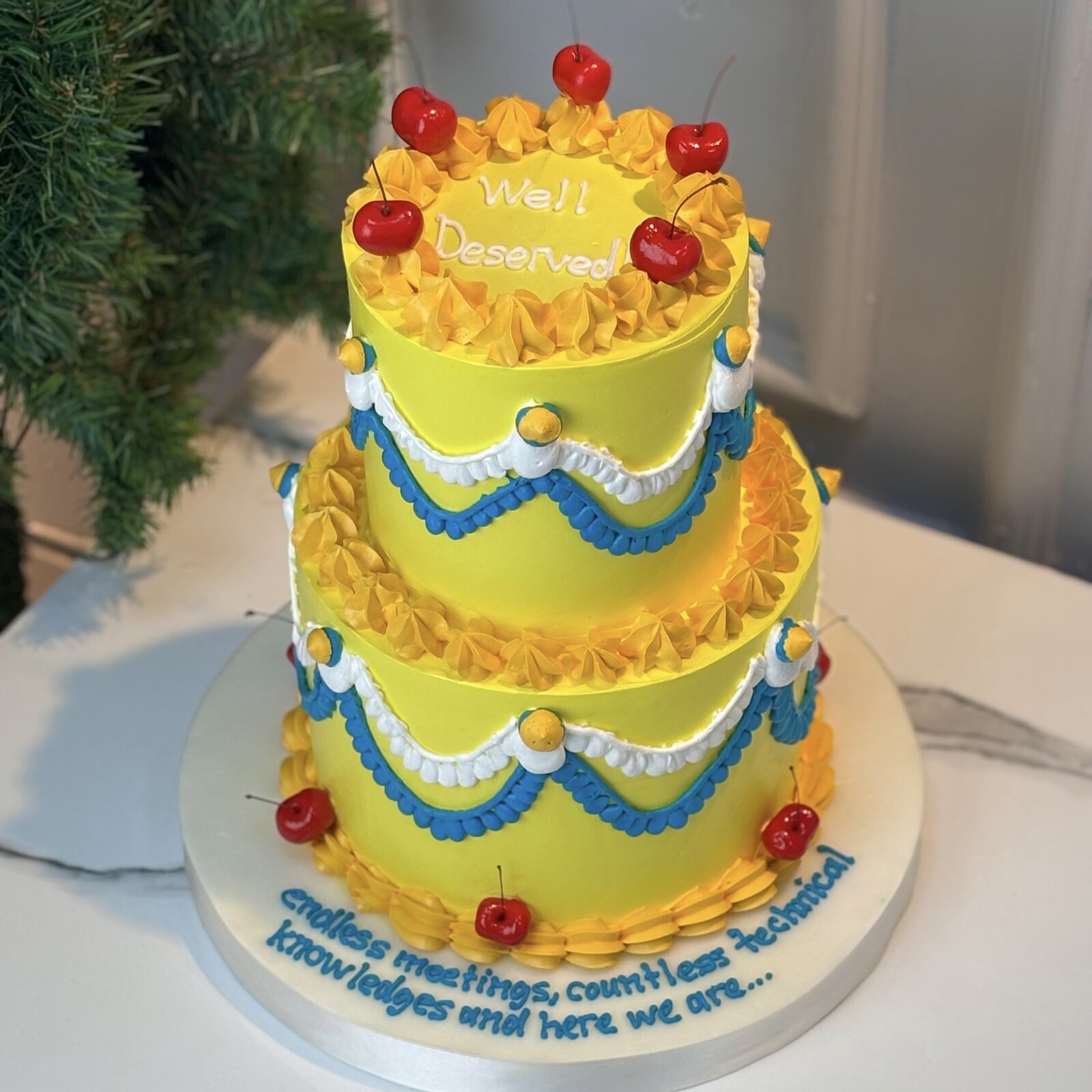 İki Katlı Vintage Dizayn Kirazlı Pasta (Sarı)