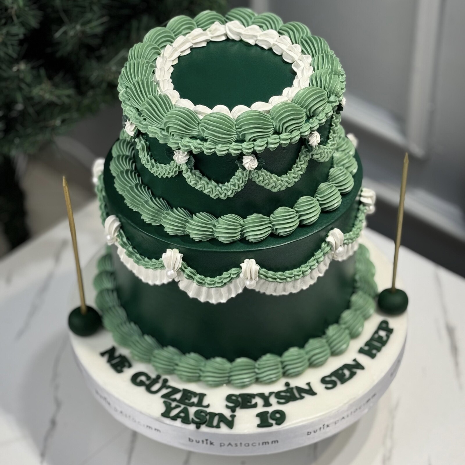 İki Katlı Vintage Dizayn Yeşil Pasta