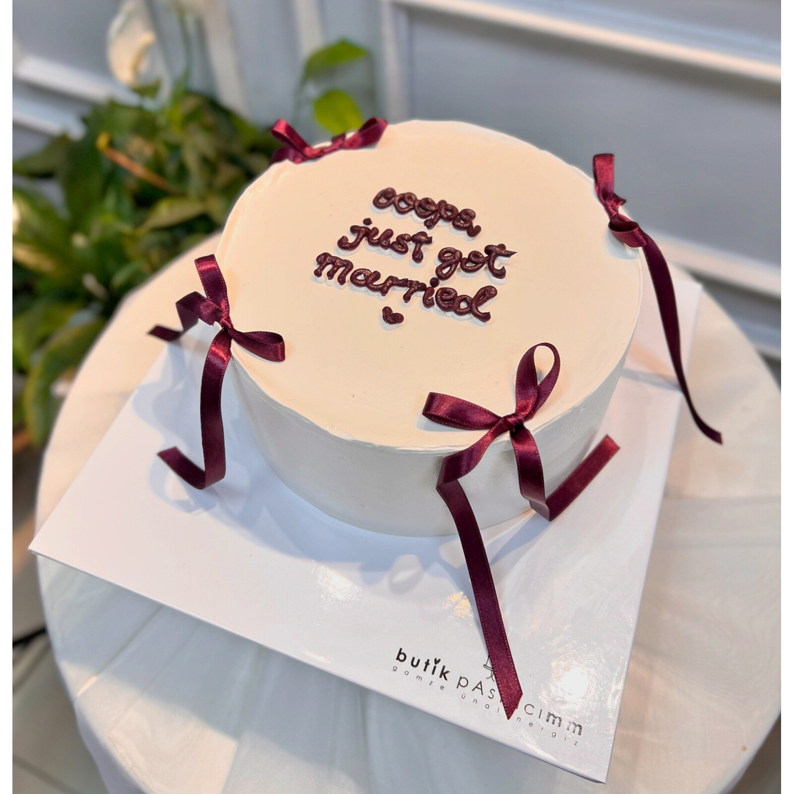 Just Get Married Yazılı Kurdele Detaylı Pasta