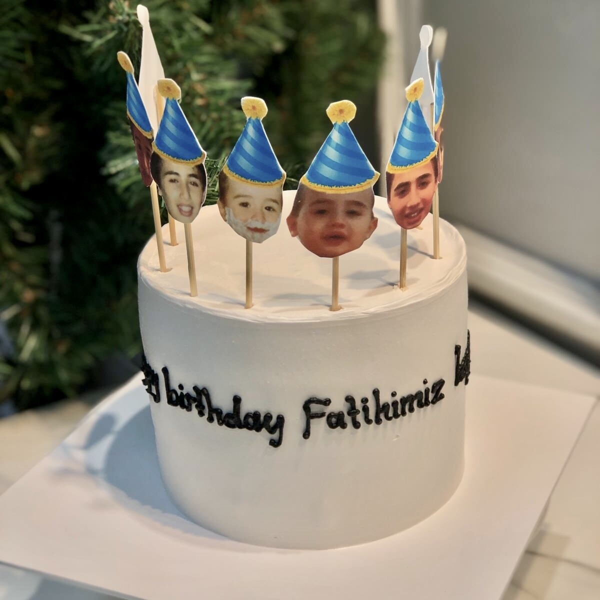 Komik Resimli Yazılı Pasta