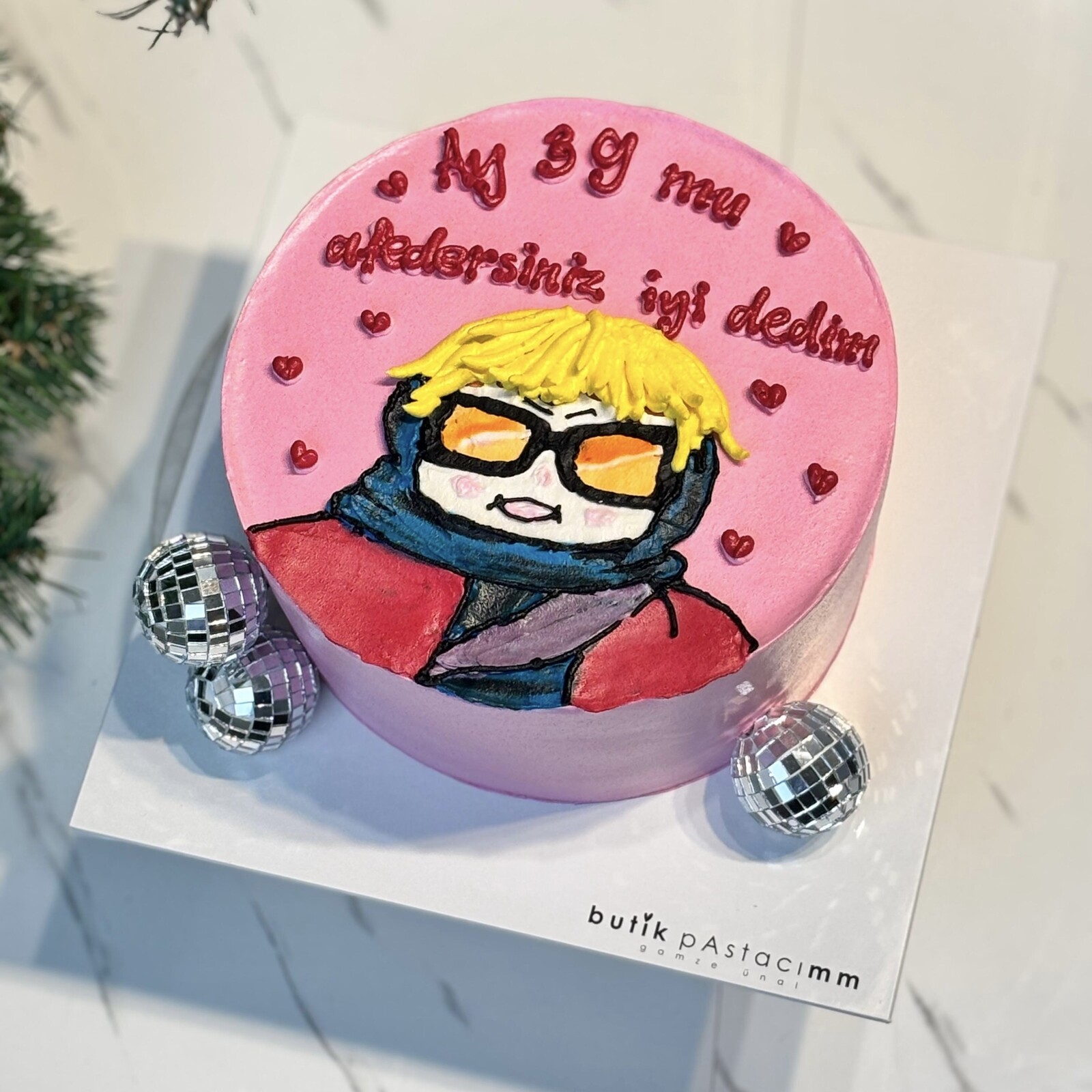 Komik Teyze Çizimli Yazılı Pasta