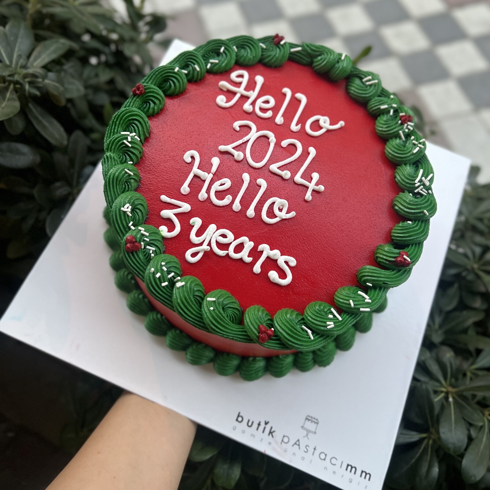 Kremalı Yeni Yıl Pastası