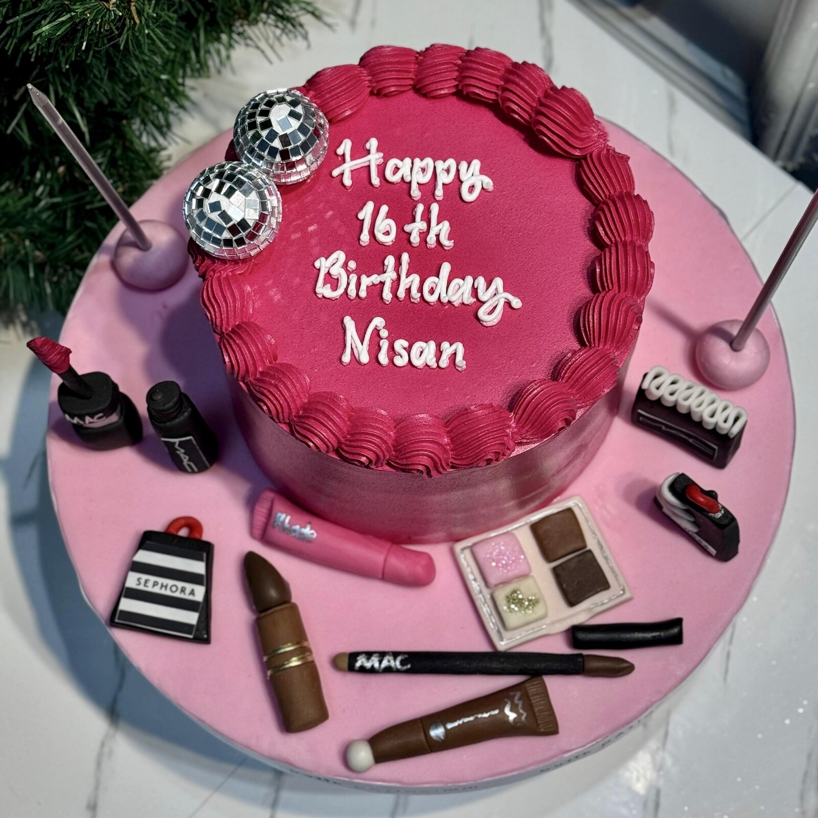 Makyaj Konseptli Yazılı Pasta