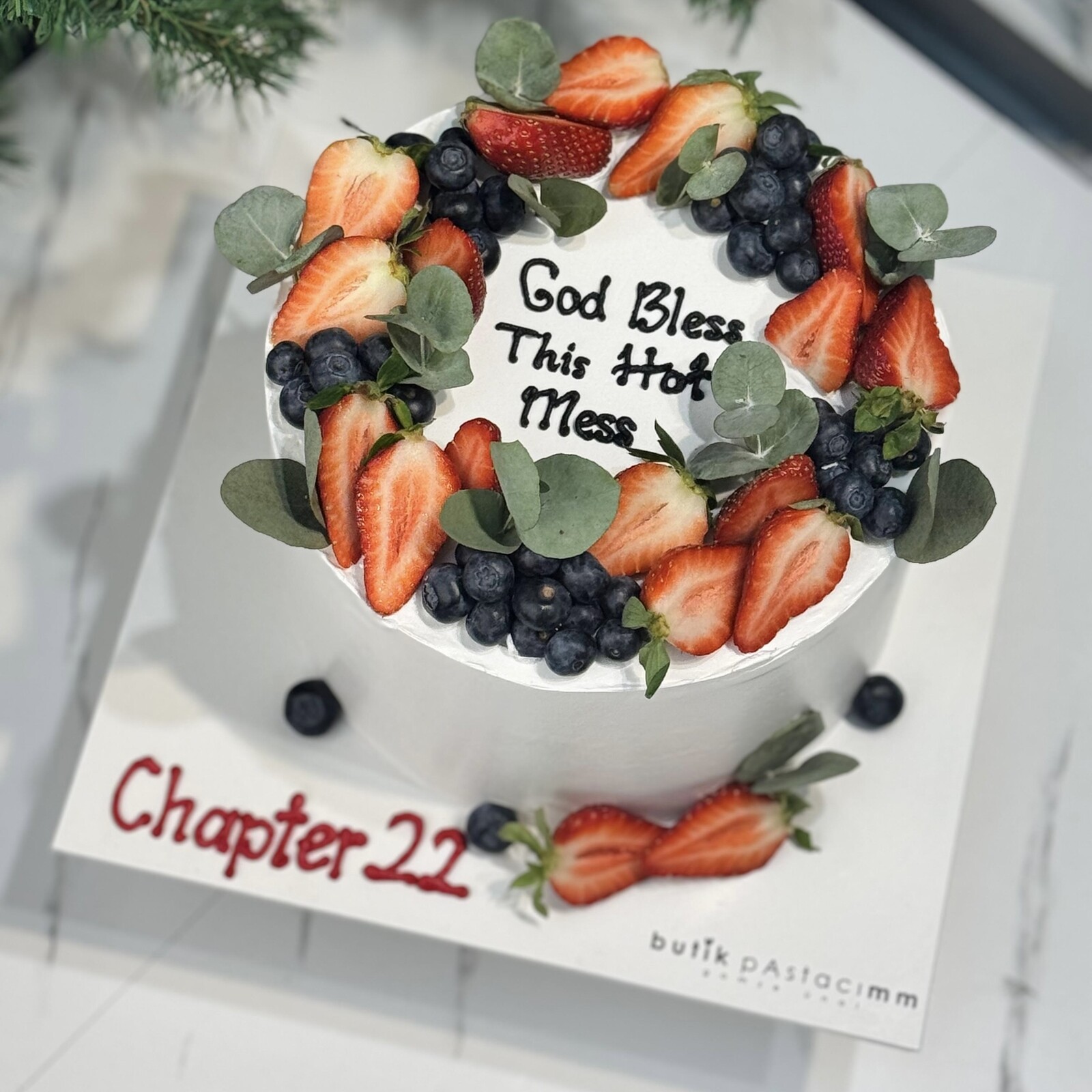 Meyveli Yazılı Pasta