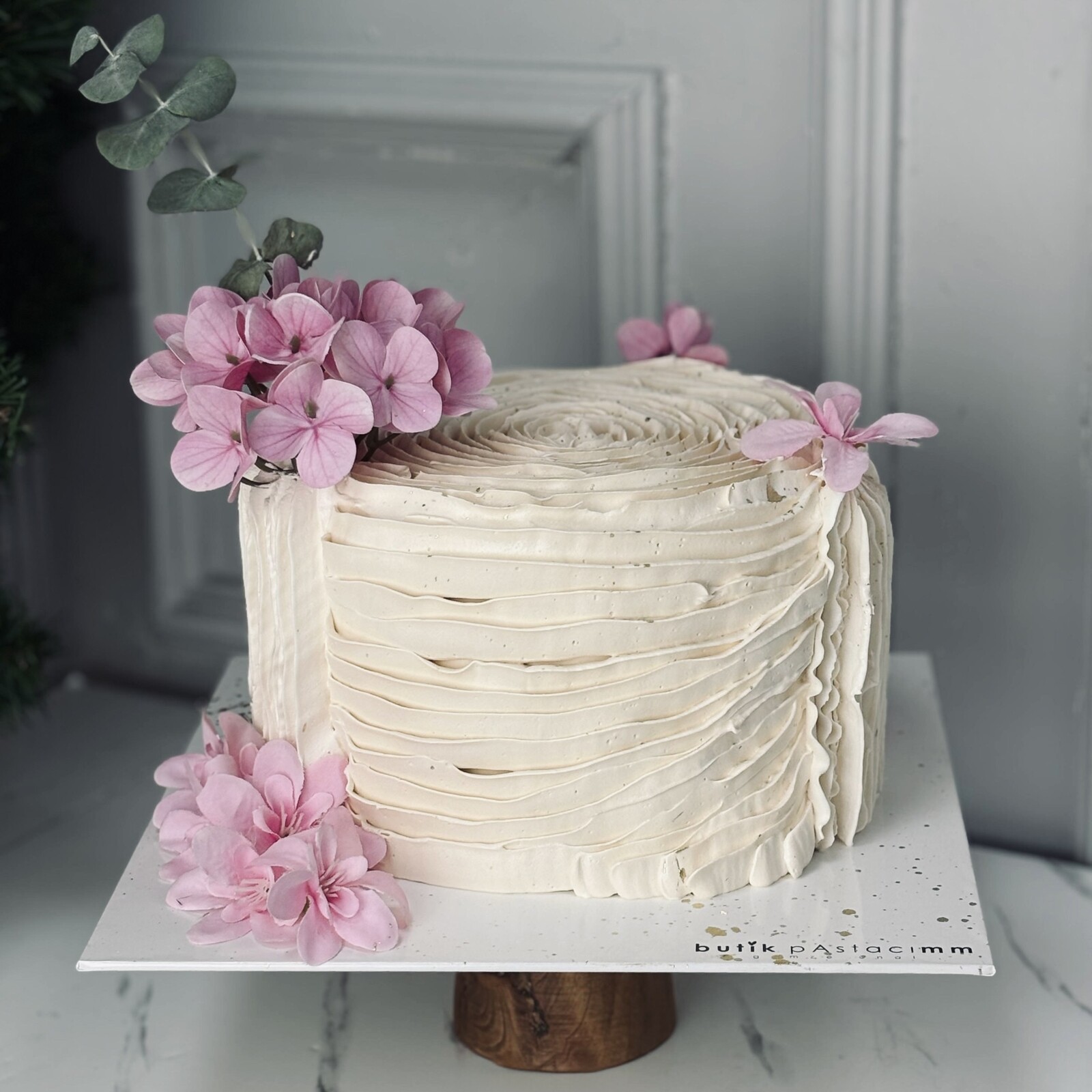 Mini Çiçekli Nişan Pastası