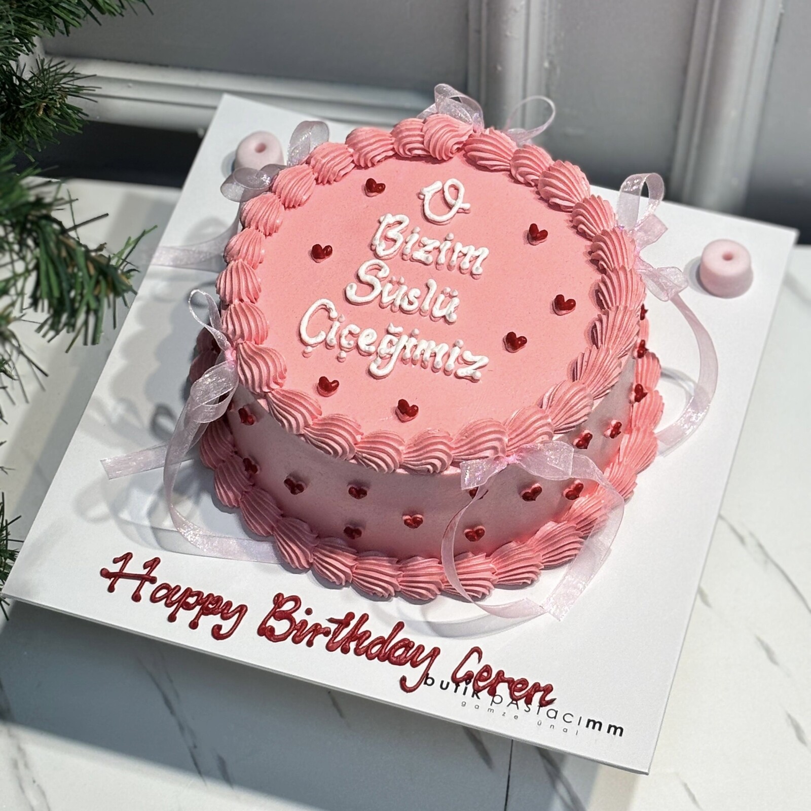 Minik Kalpli Kurdeleli Açık Pembe Pasta