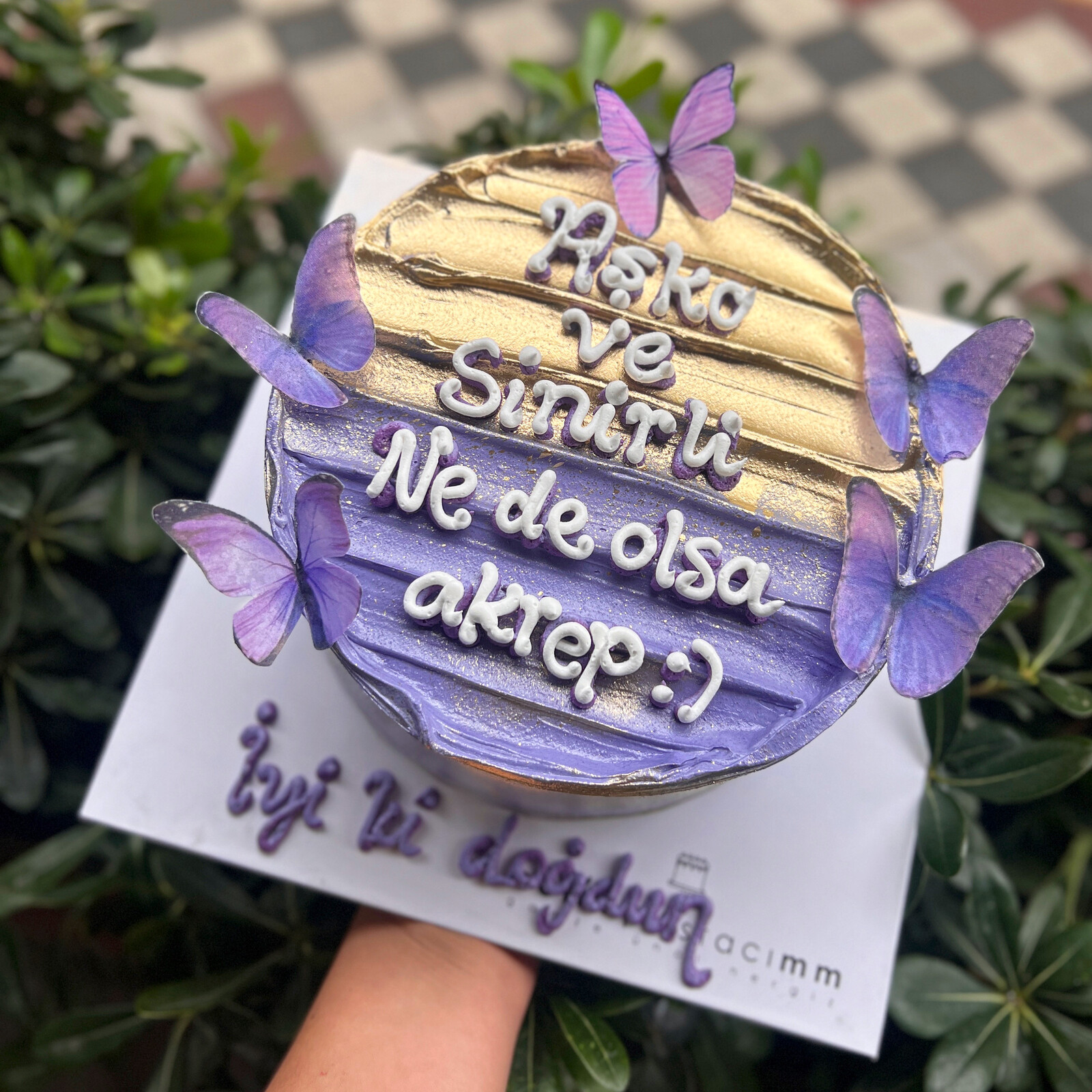 Mor ve Gold Temalı Yazılı Pasta