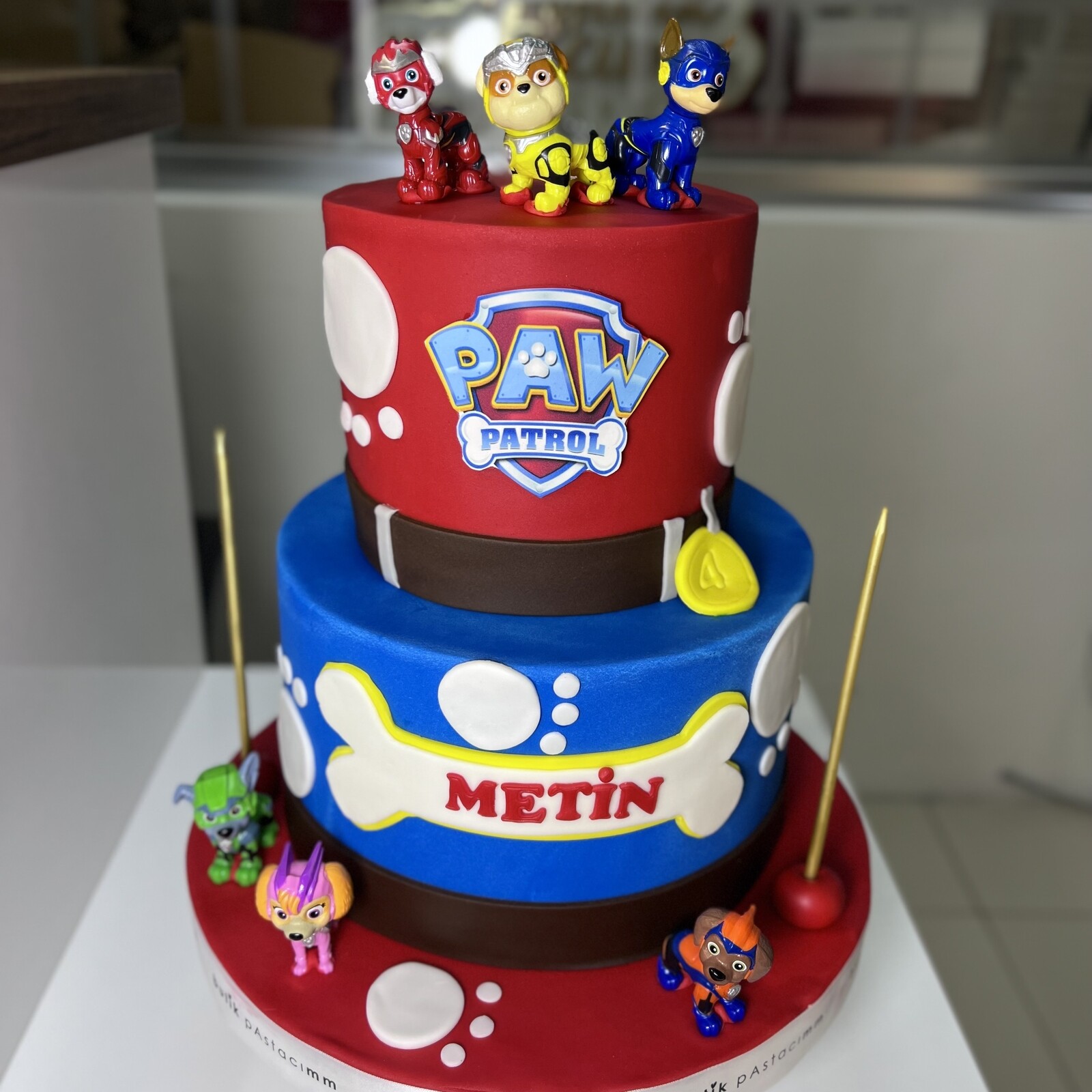 Oyuncak Köpek Tasarımlı Pasta