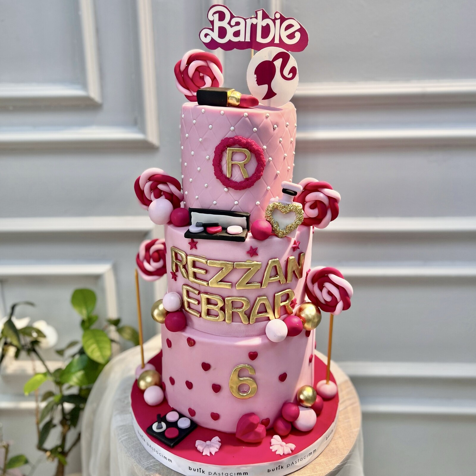 Özel Tasarımlı Pembe Pasta