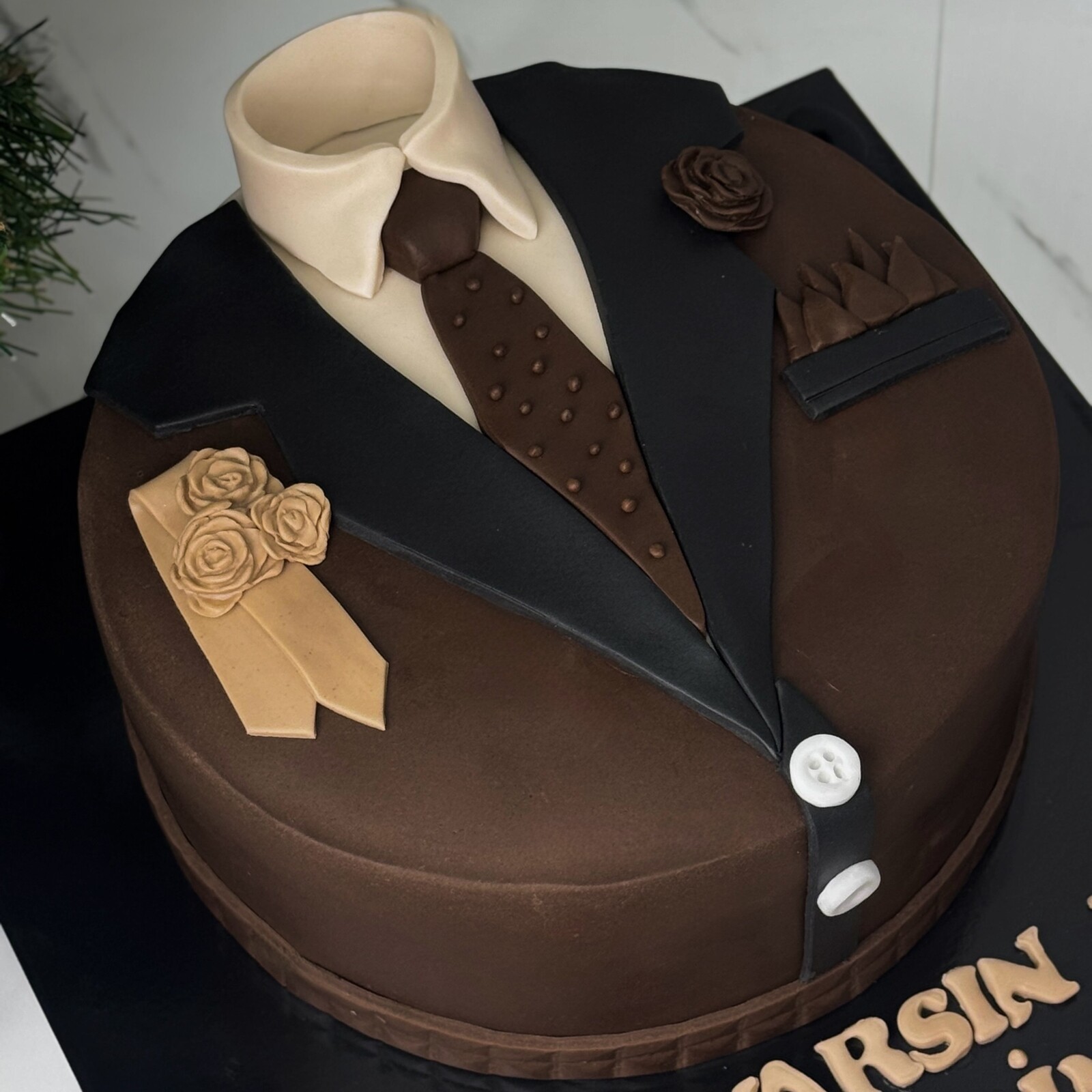 Patrona Özel Takım Elbiseli Pasta