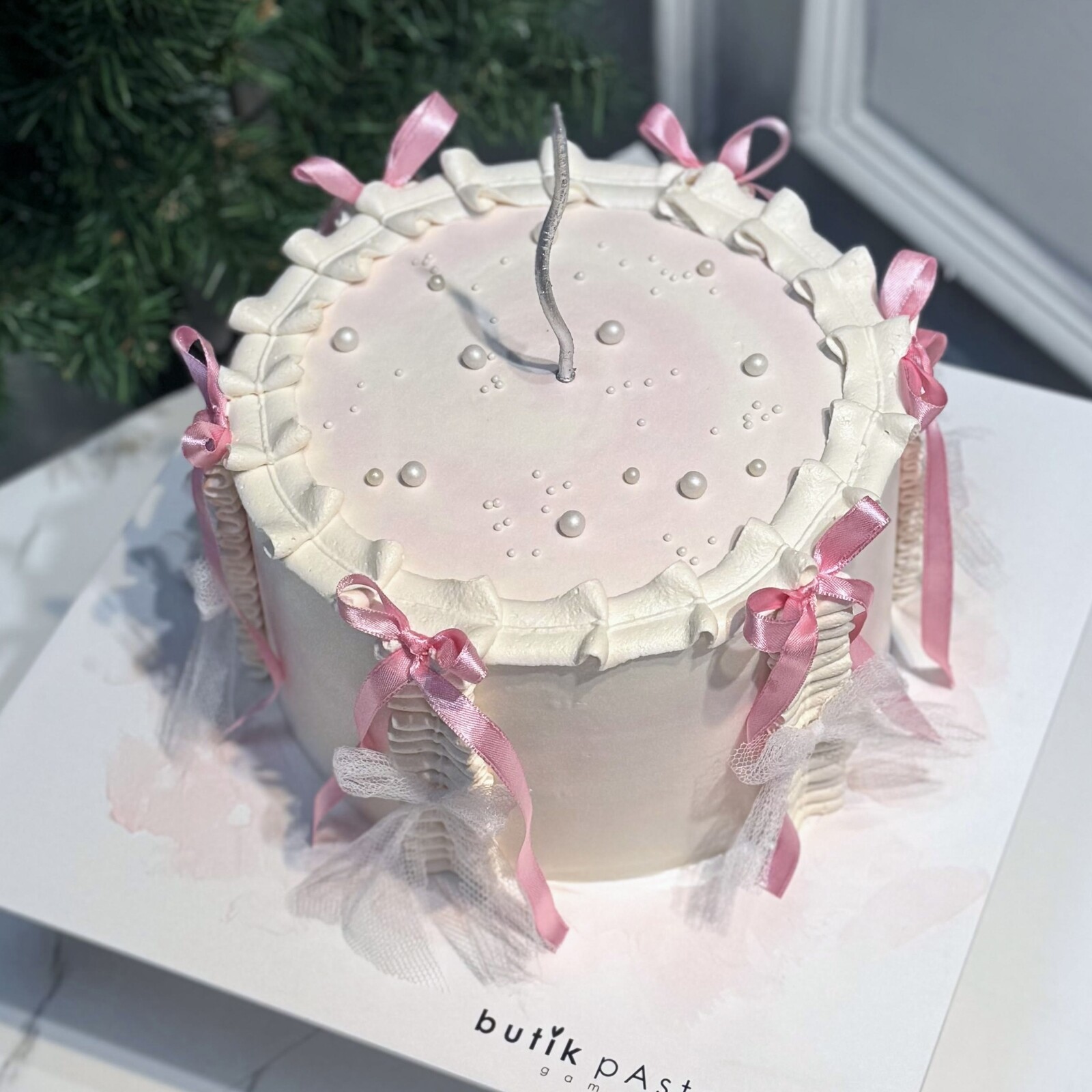 Pembe Beyaz Kurdeleli Pasta