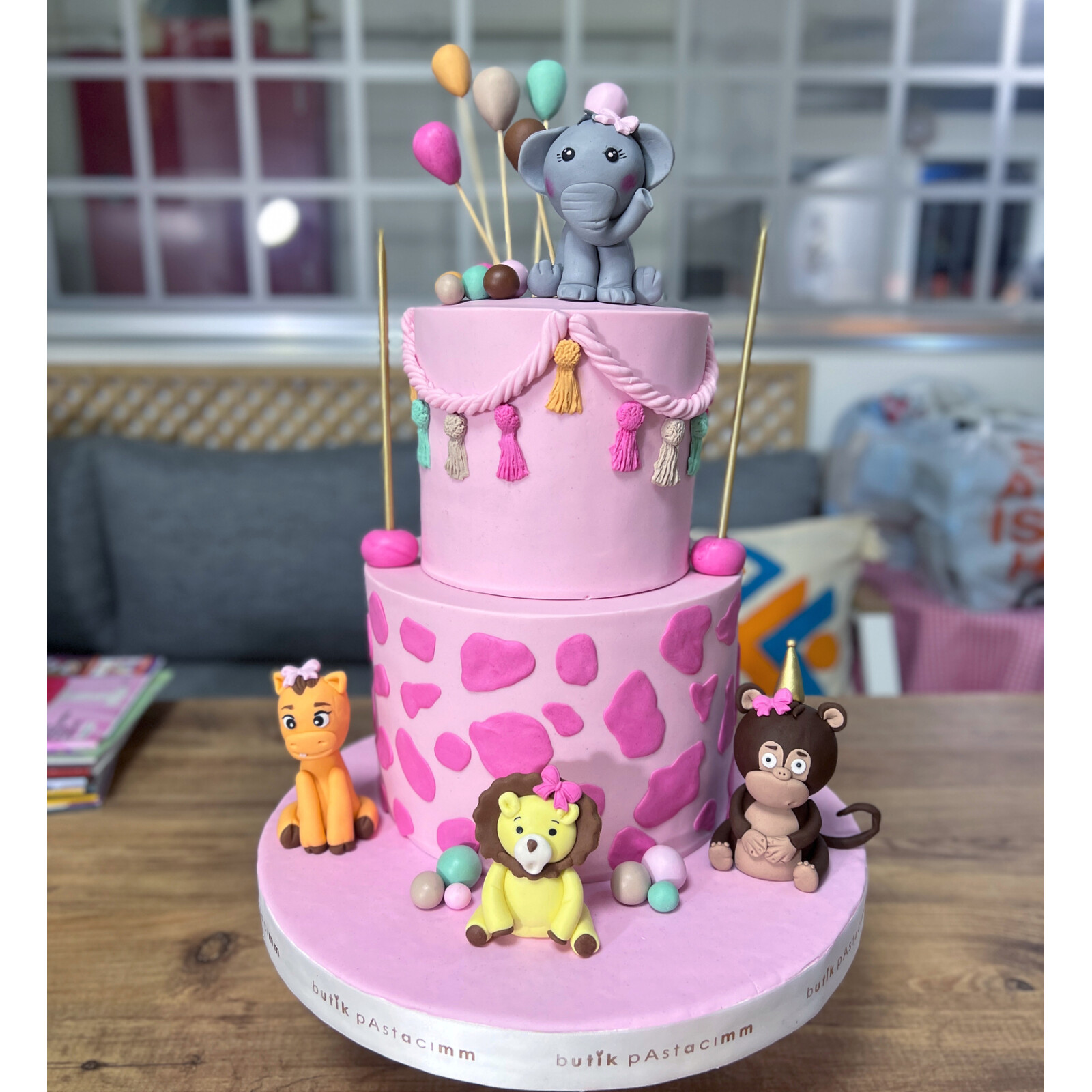 Pembe Safari Çocuk Pastası