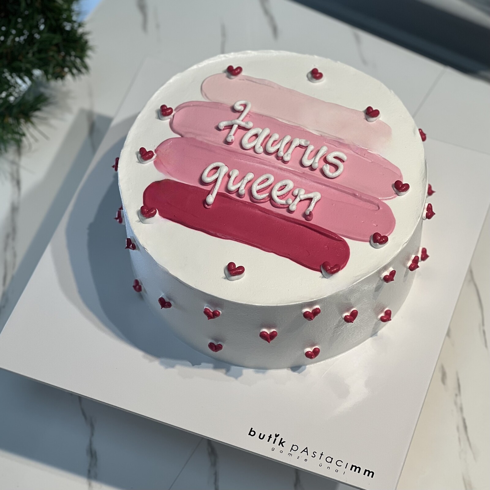 Pembe Şeritli Mini Kalpli Pasta