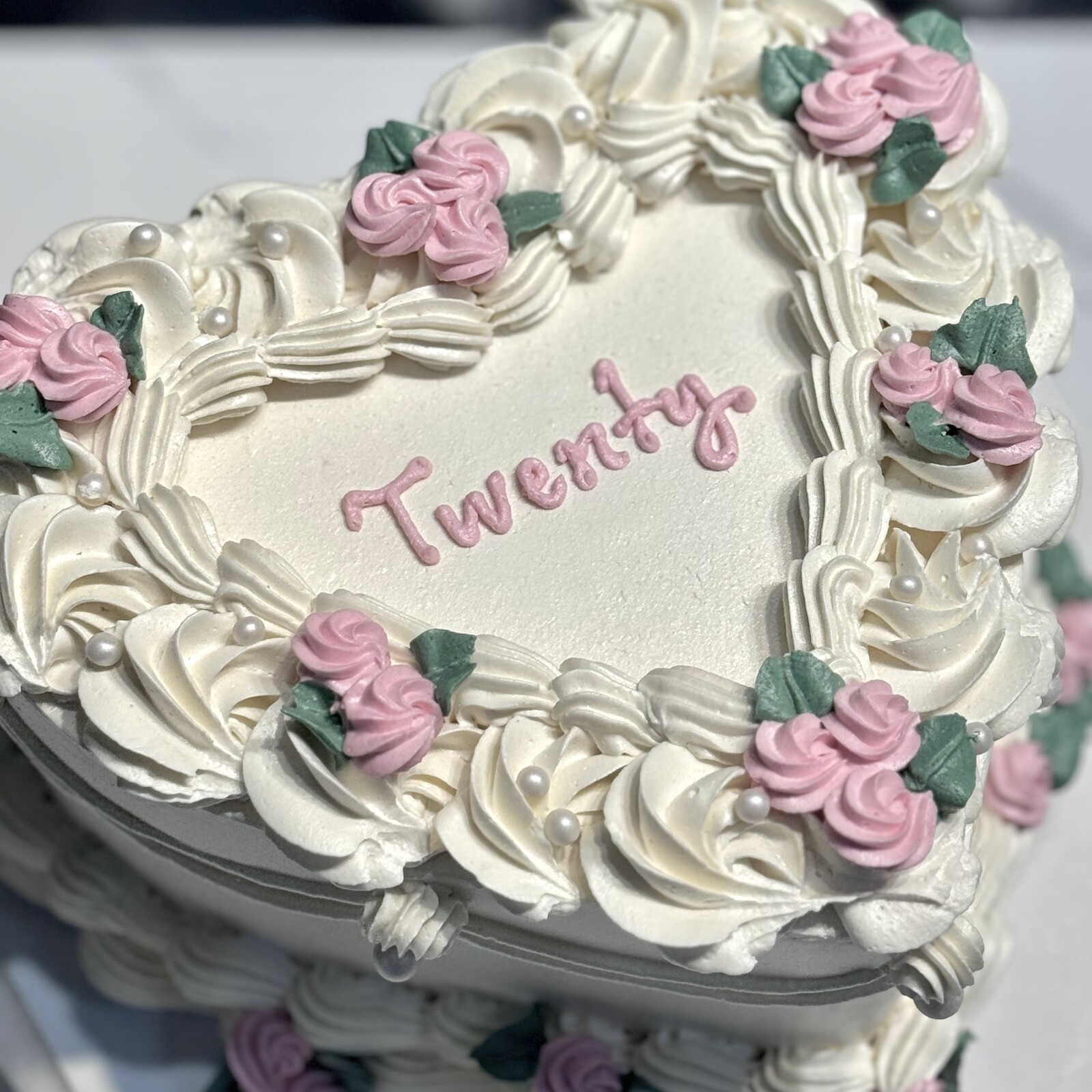 Mini Çiçekli Kalpli Vintage Cake