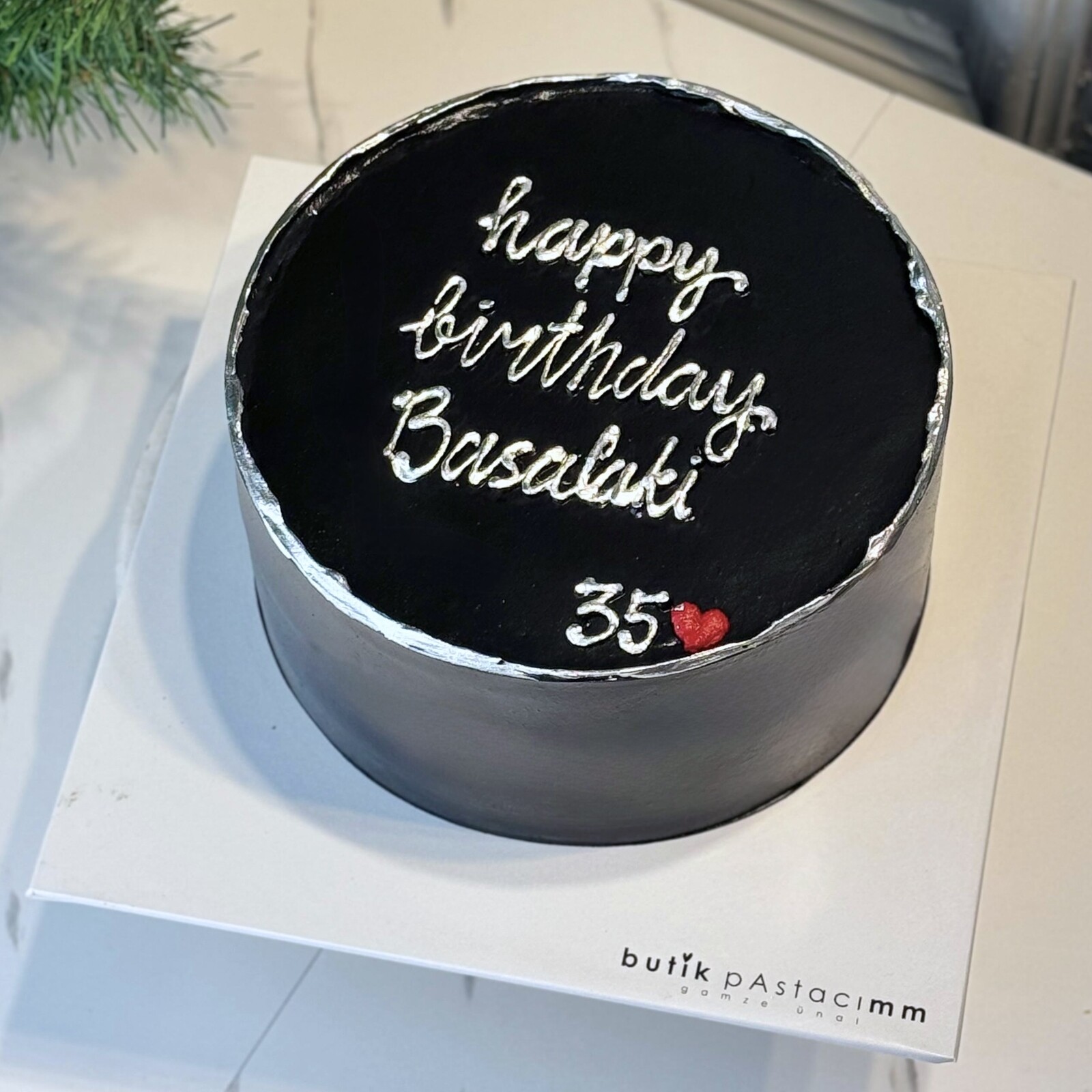 Siyah Silver Yazılı Pasta