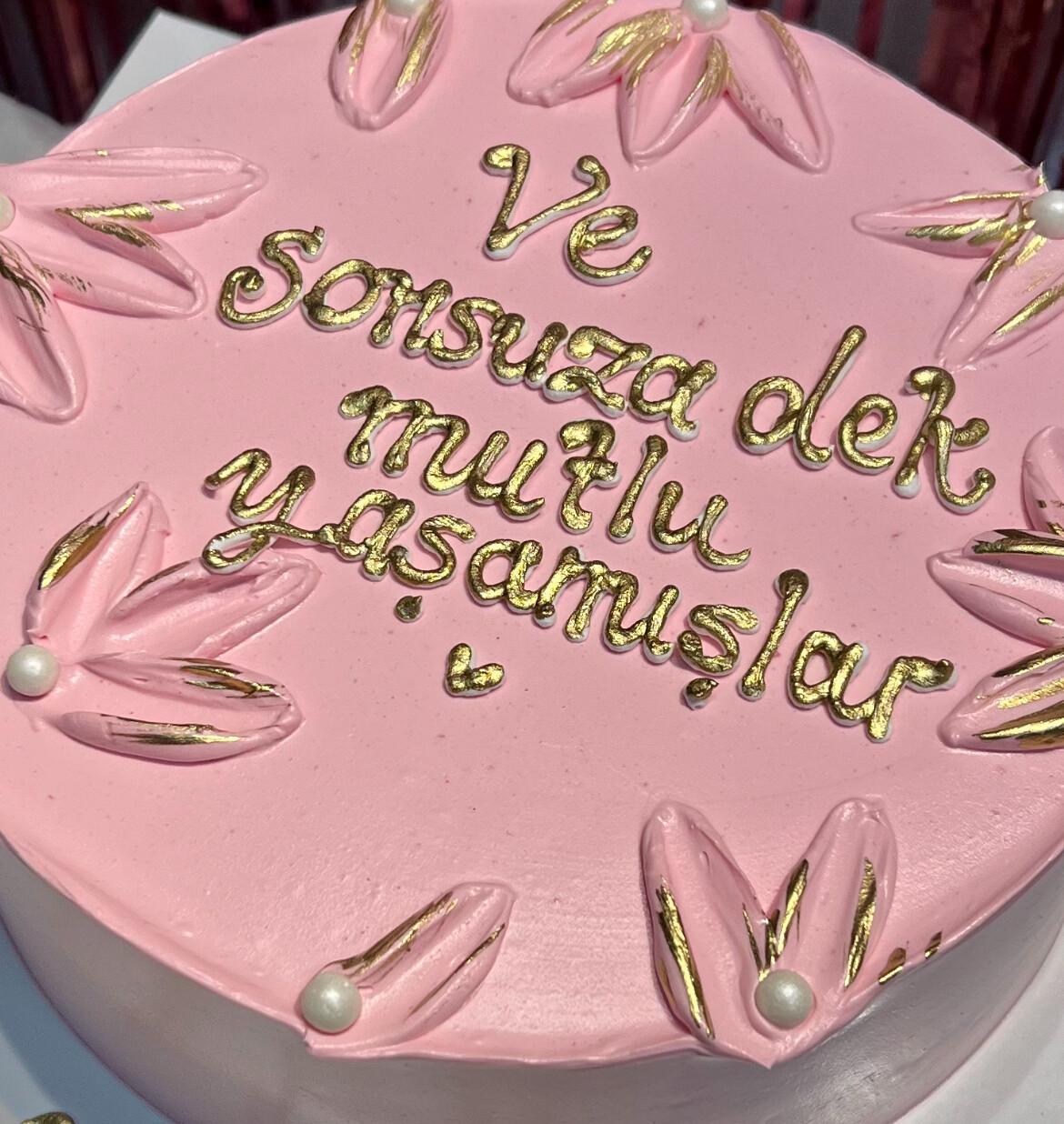 Sonsuza Dek Mutlu Yaşamışlar Yazılı Pasta