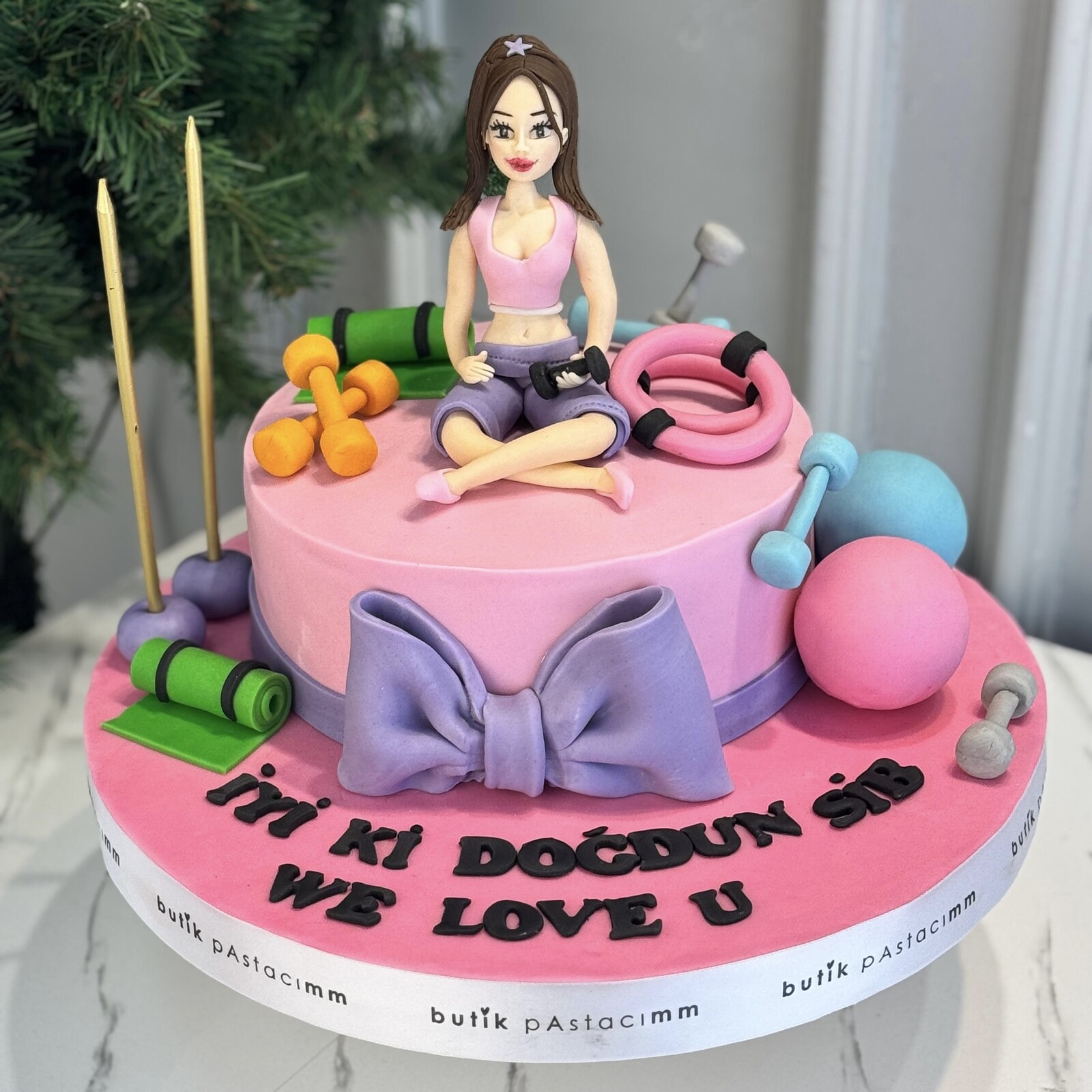 Sporcu Kadın Pastası (Pilates Pastası)