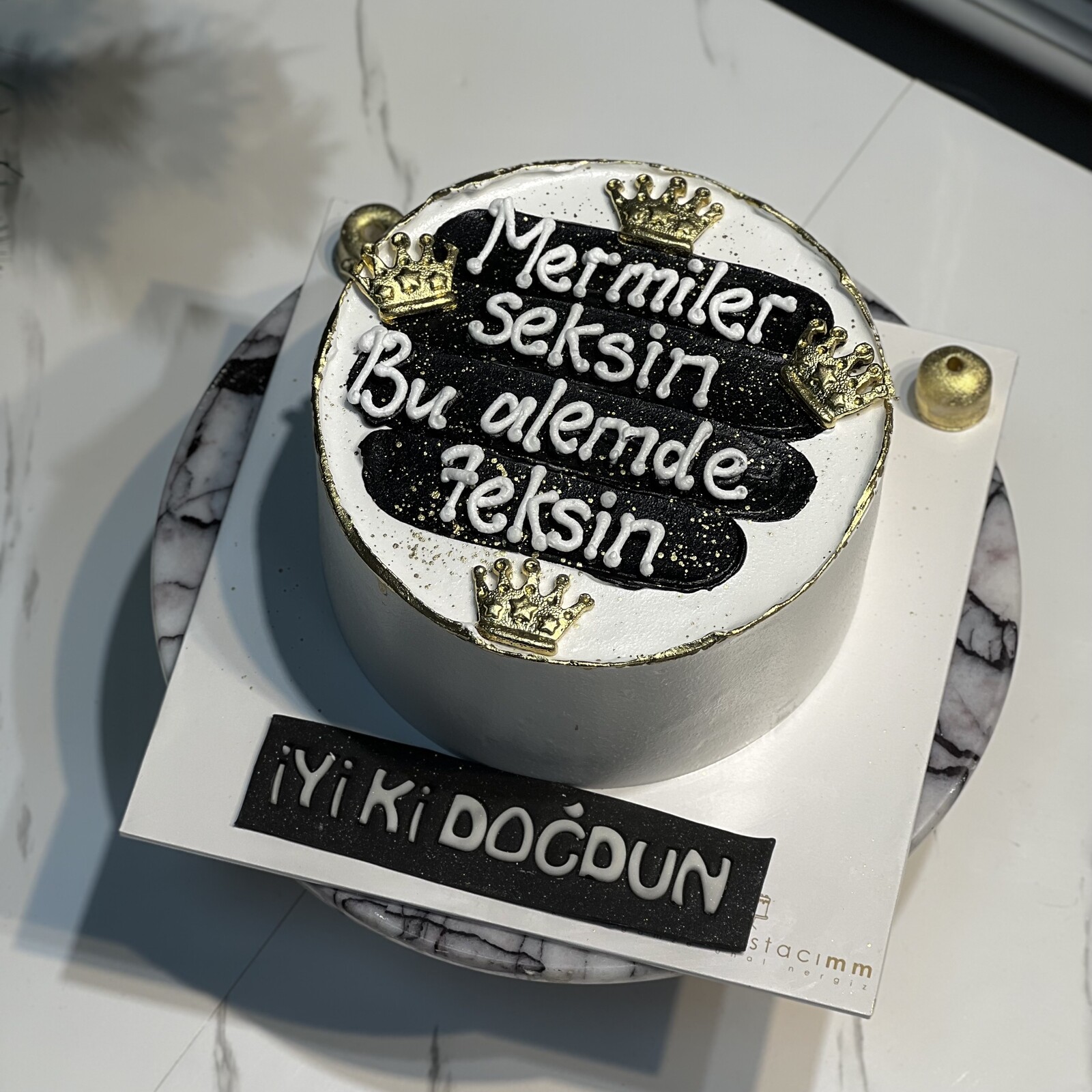 Taç Dekorlu Yazılı Pasta