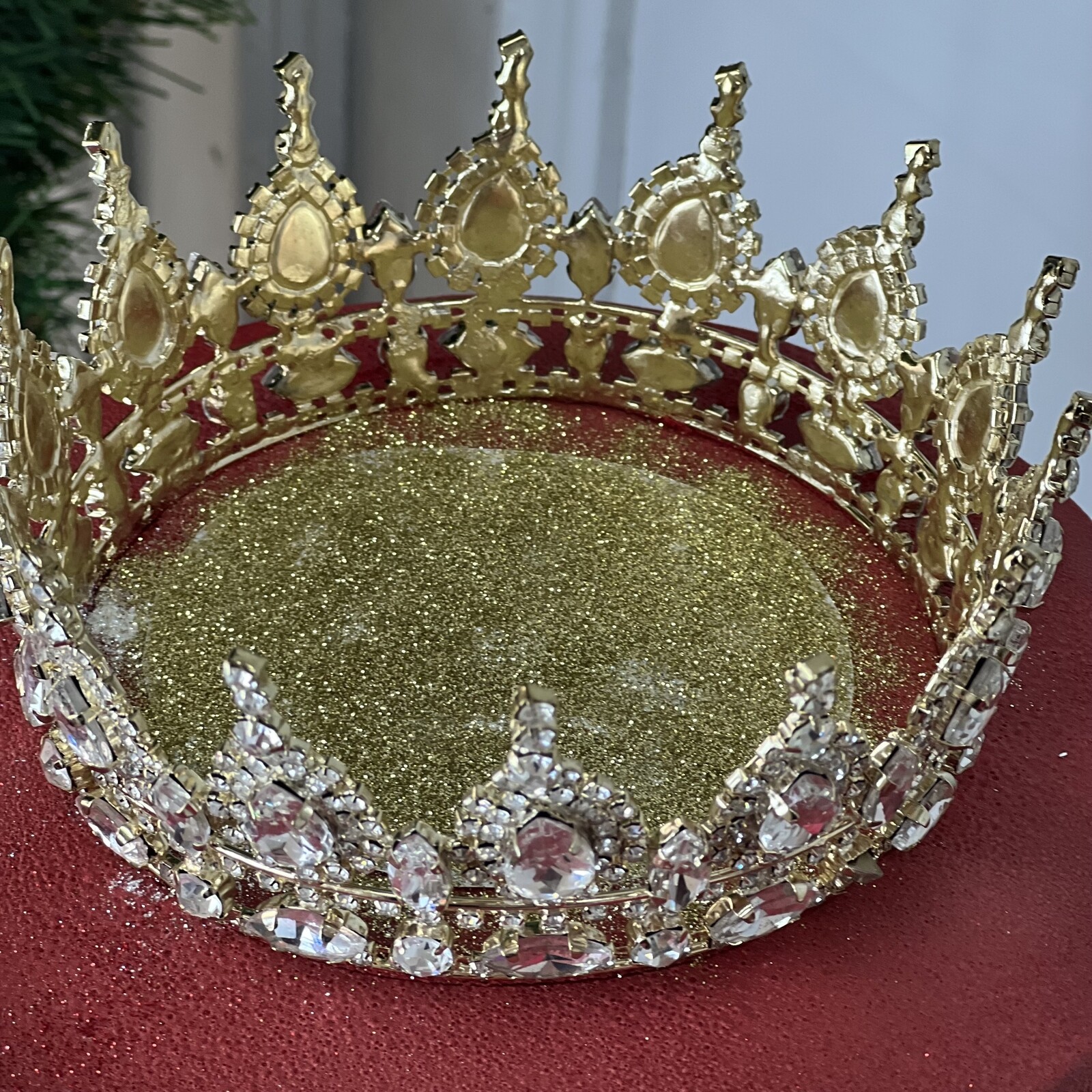 Üfleyince Etrafa Sim Saçılan Kırmızı Güllü Pasta (Simli Pasta Üfleme)