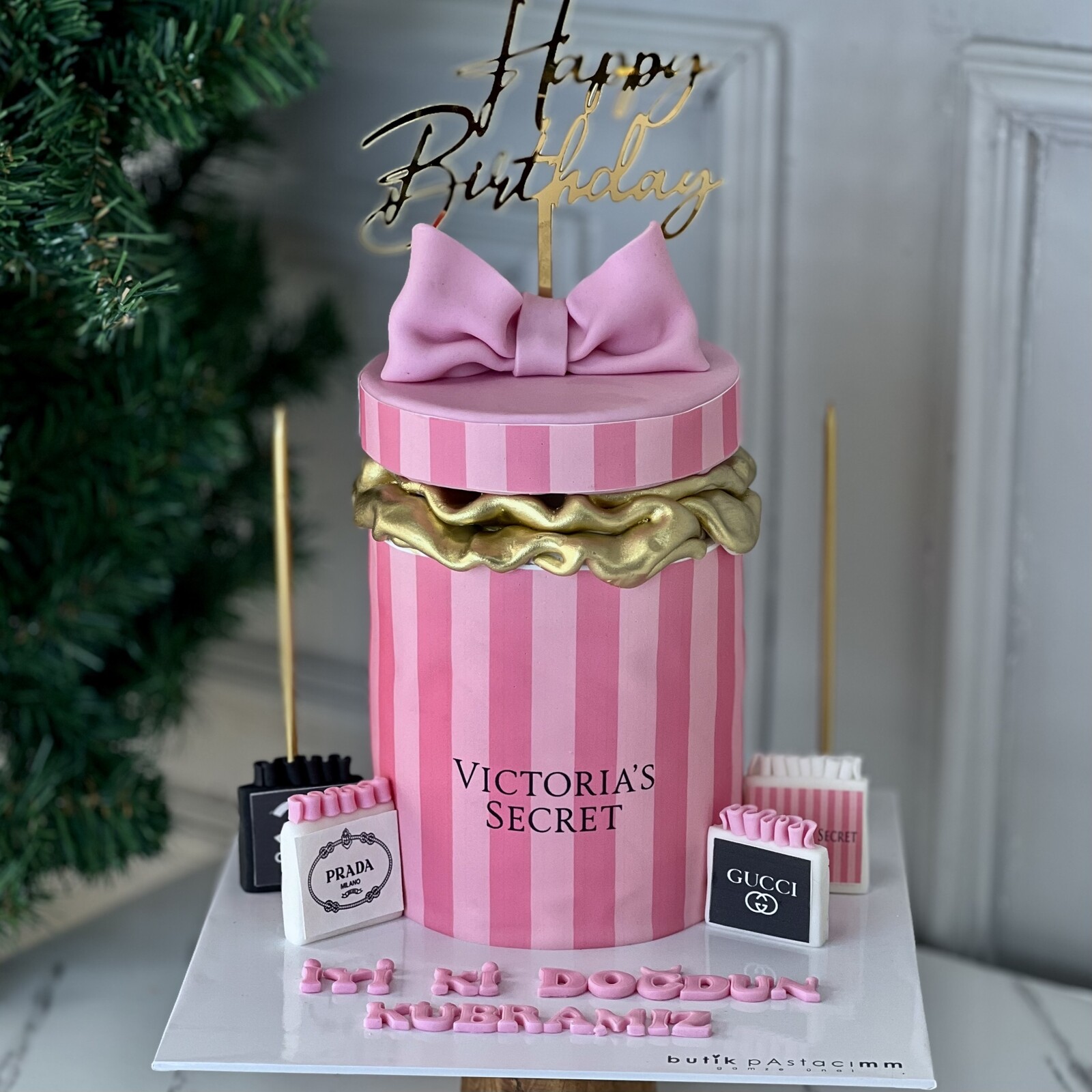 Victoria Secret Tasarımlı Pasta 2
