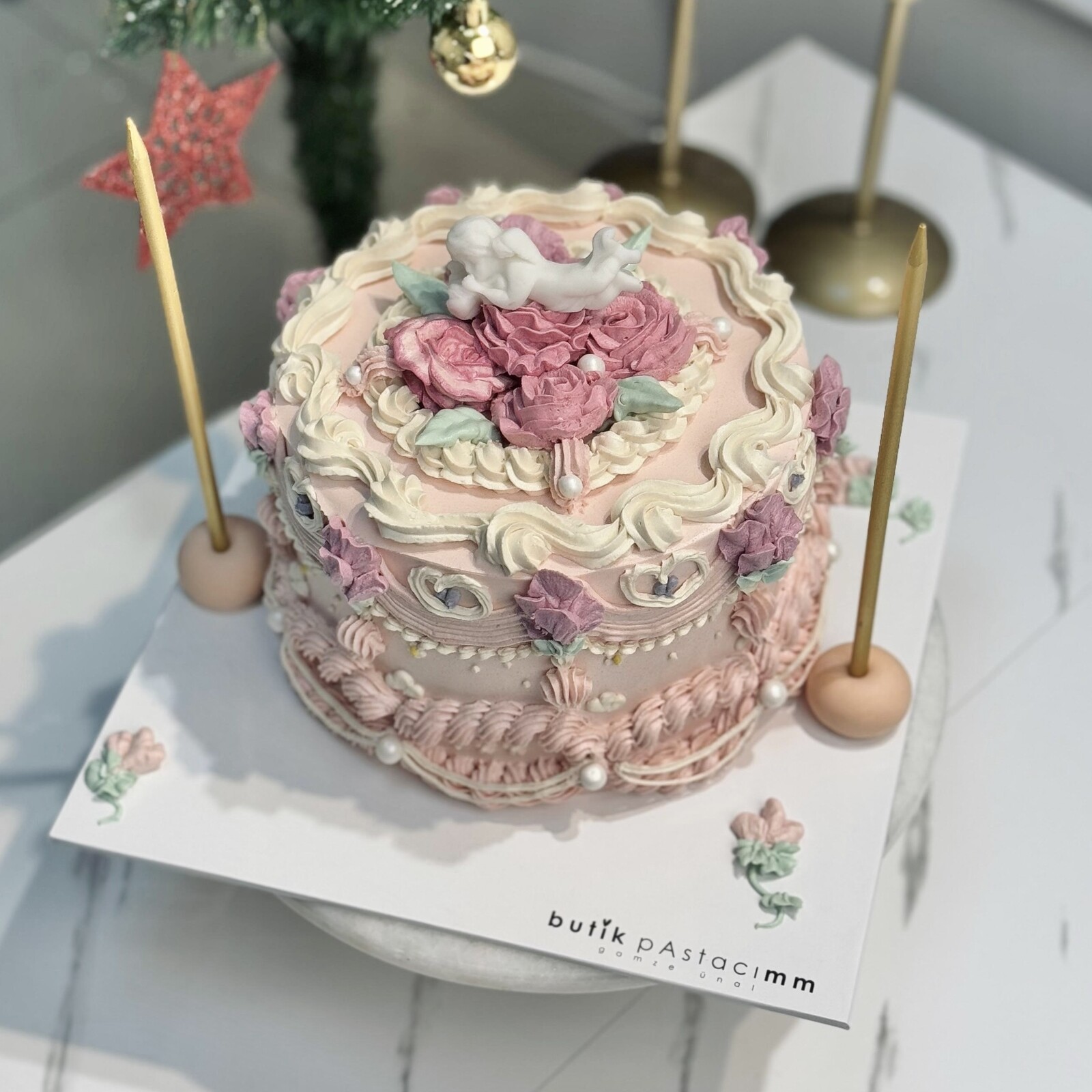 Vintage Melek Detaylı Pasta