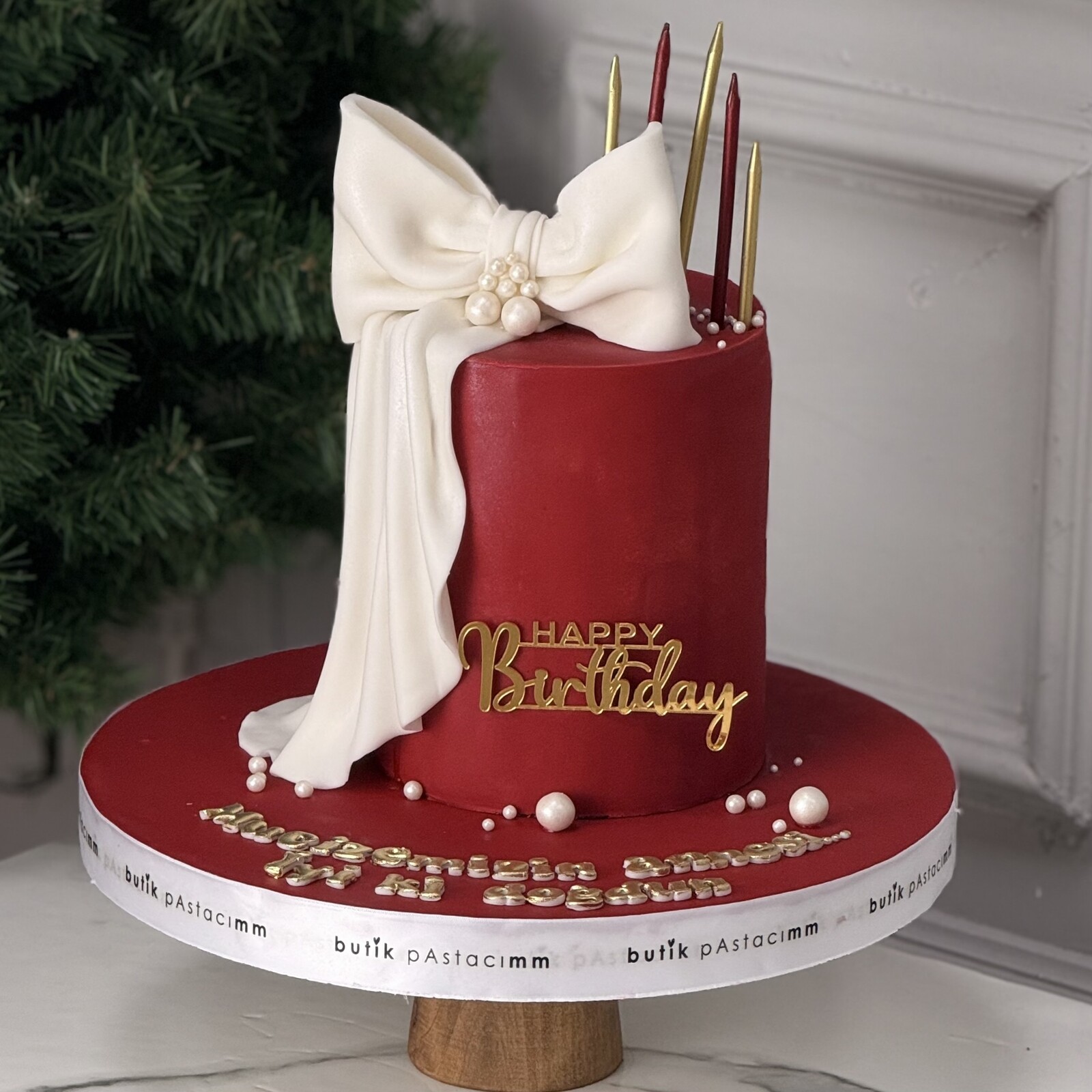 Yan Kurdeleli Kırmızı Pasta