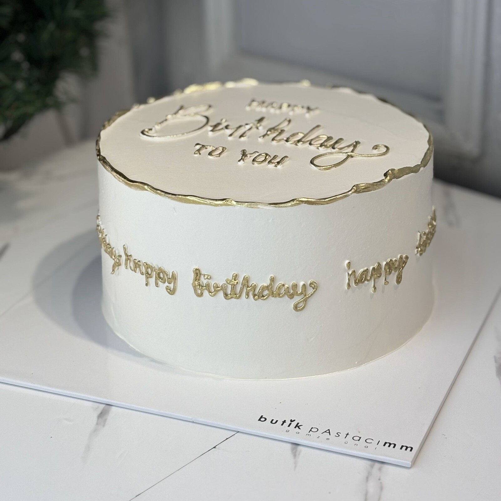 Yan Yazı Detaylı Gold Yazılı Pasta