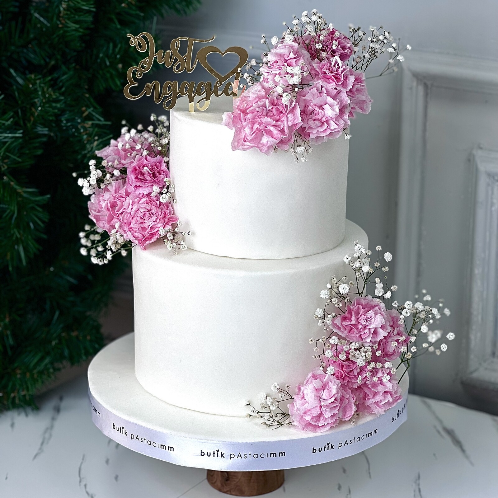 Yenilebilir Çiçekli Nişan Pastası