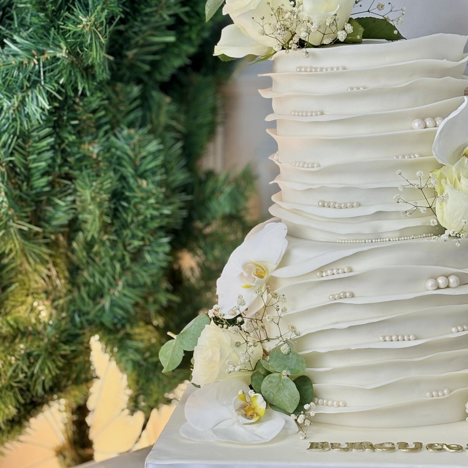 Zarif Çiçekli Nişan Pastası (Engagement Cake)