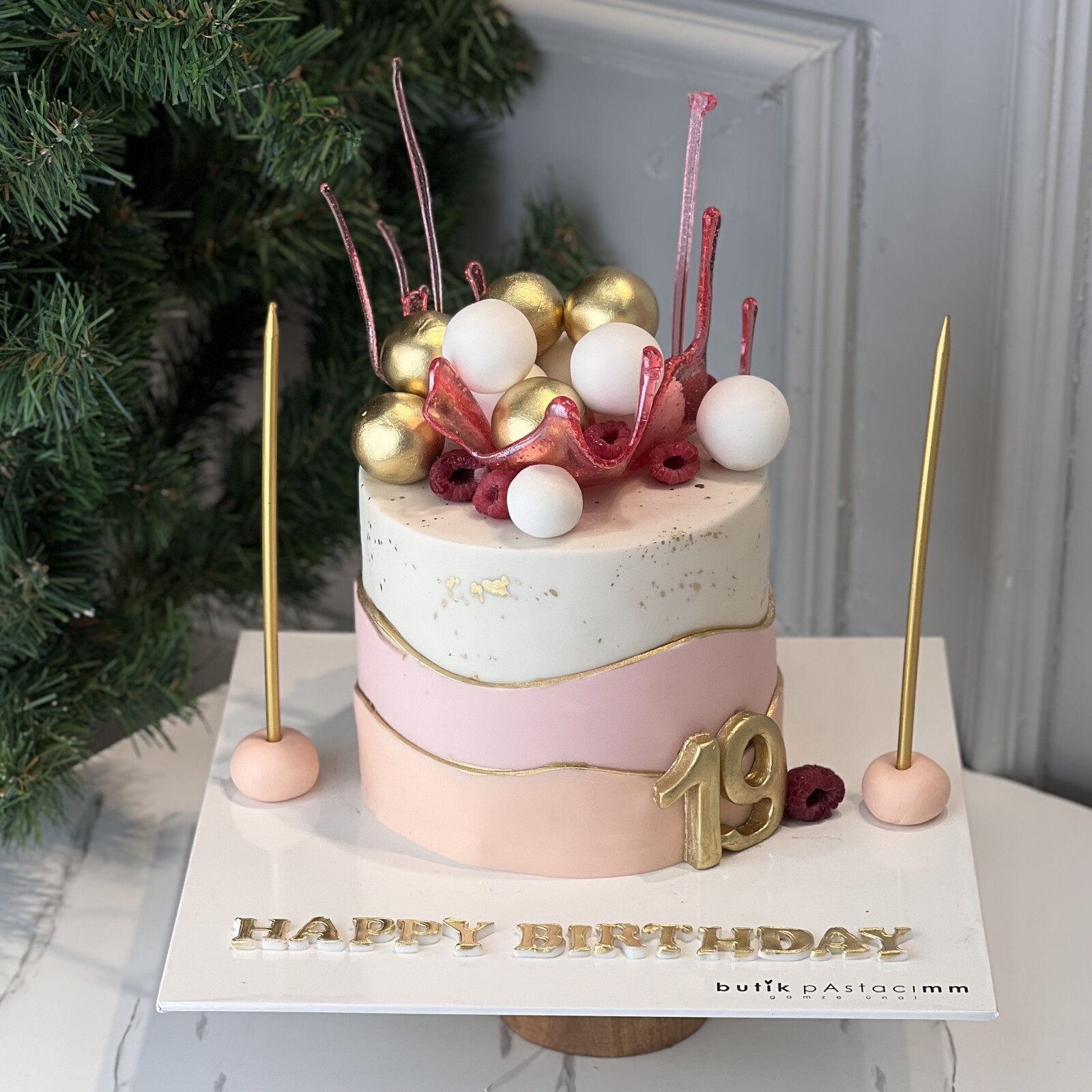 Zarif Tasarımlı Renk Geçişli Pasta