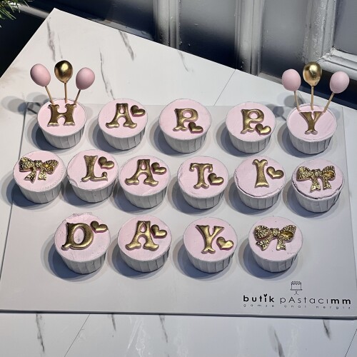 Mutlu Cupcake Seti
