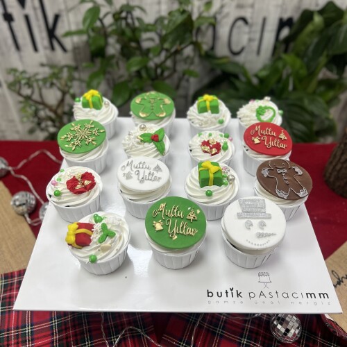 Yılbaşına Özel Tasarım Cupcake