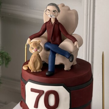 70 Yaş Figürlü Baba Pastası