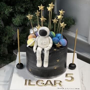 Astronot Gezegenli Çocuk Pastası