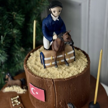 Ata Binen Çocuk Tasarım Pasta (Jokey Pastası)