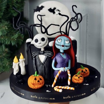 Beetlejuice Cake (Beetlejuice Pasta)
