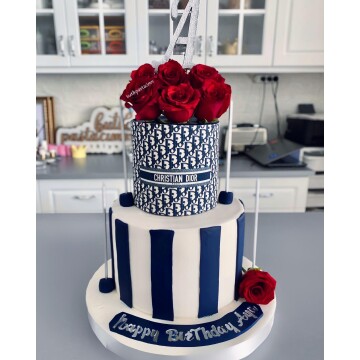 Christian Dior Tasarımlı Pasta