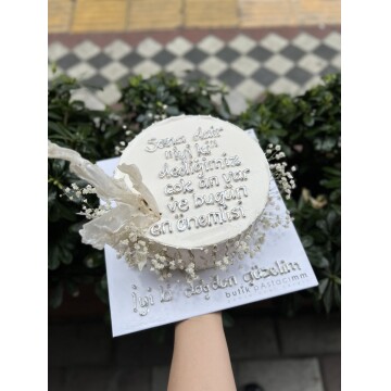 Çiçek Dekorlu Yazılı Şık Pasta