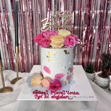 Çiçekli Tasarım Pasta